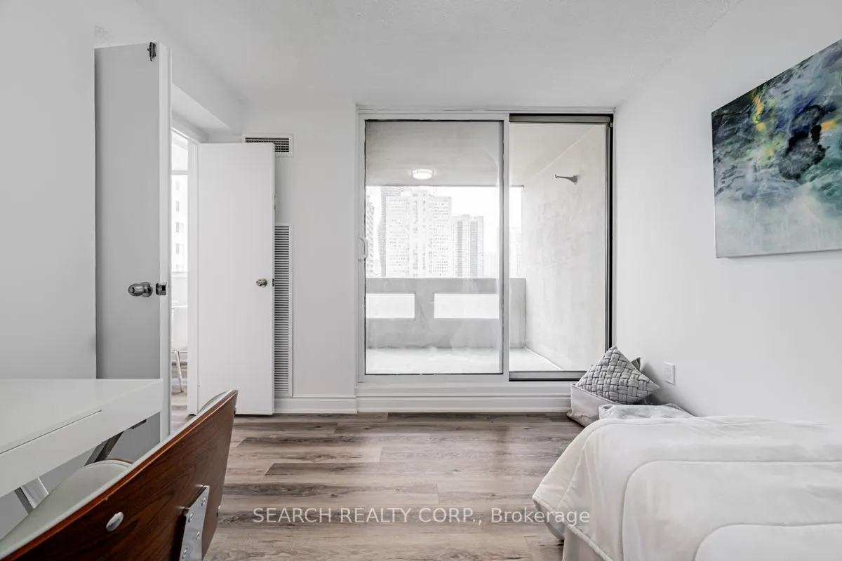 3590 Kaneff Crescent, #1108
