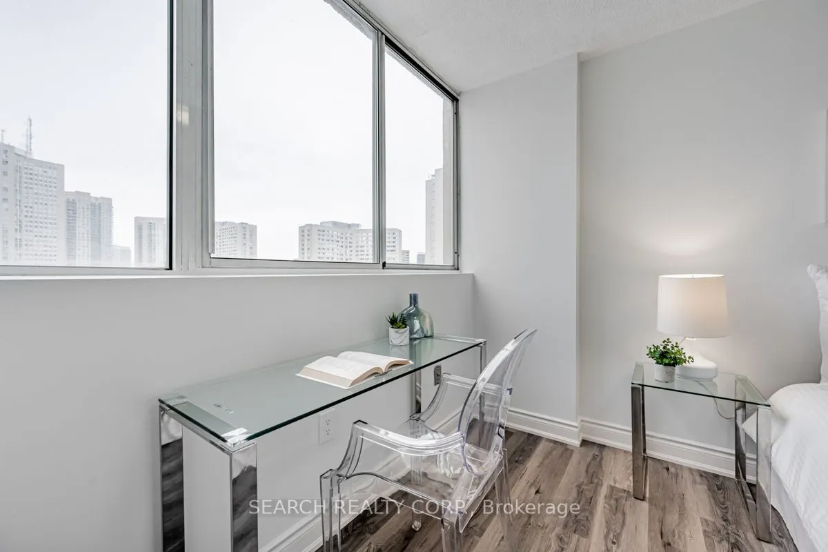 3590 Kaneff Crescent, #1108