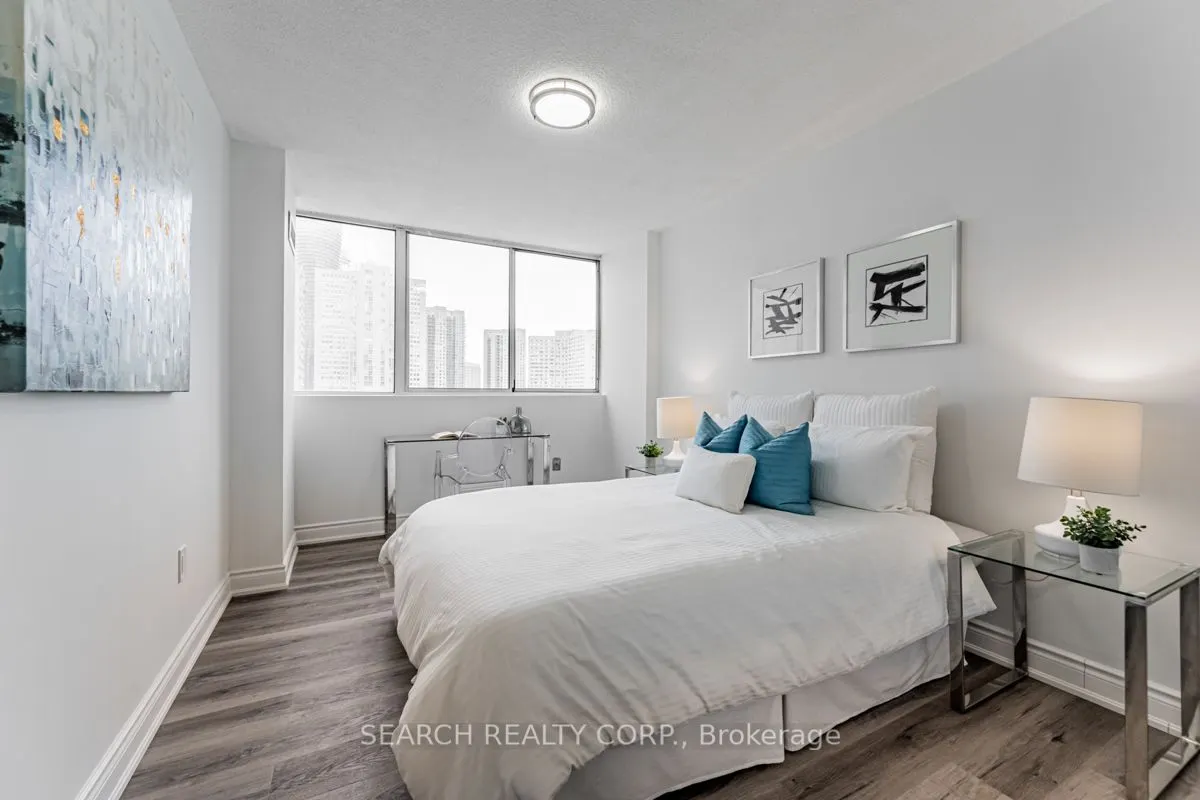 3590 Kaneff Crescent, #1108