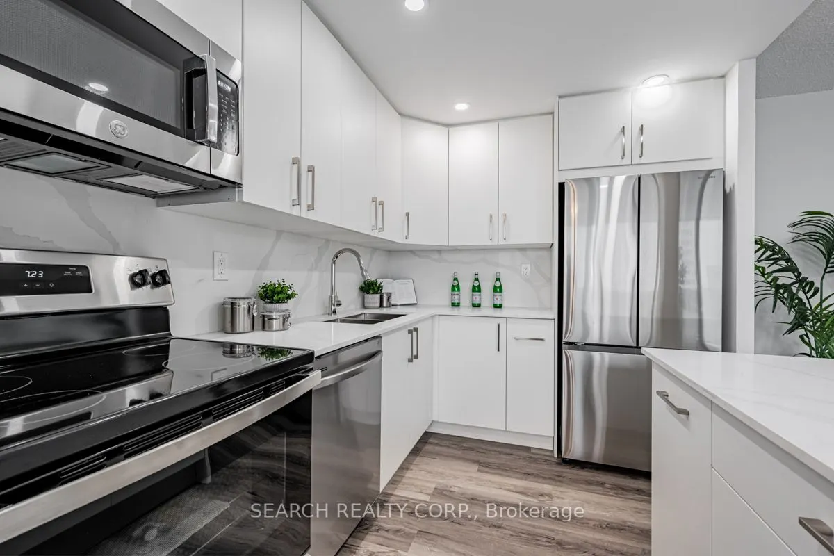 3590 Kaneff Crescent, #1108