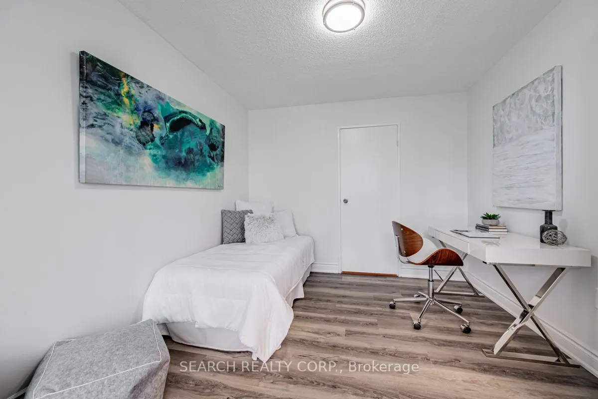 3590 Kaneff Crescent, #1108