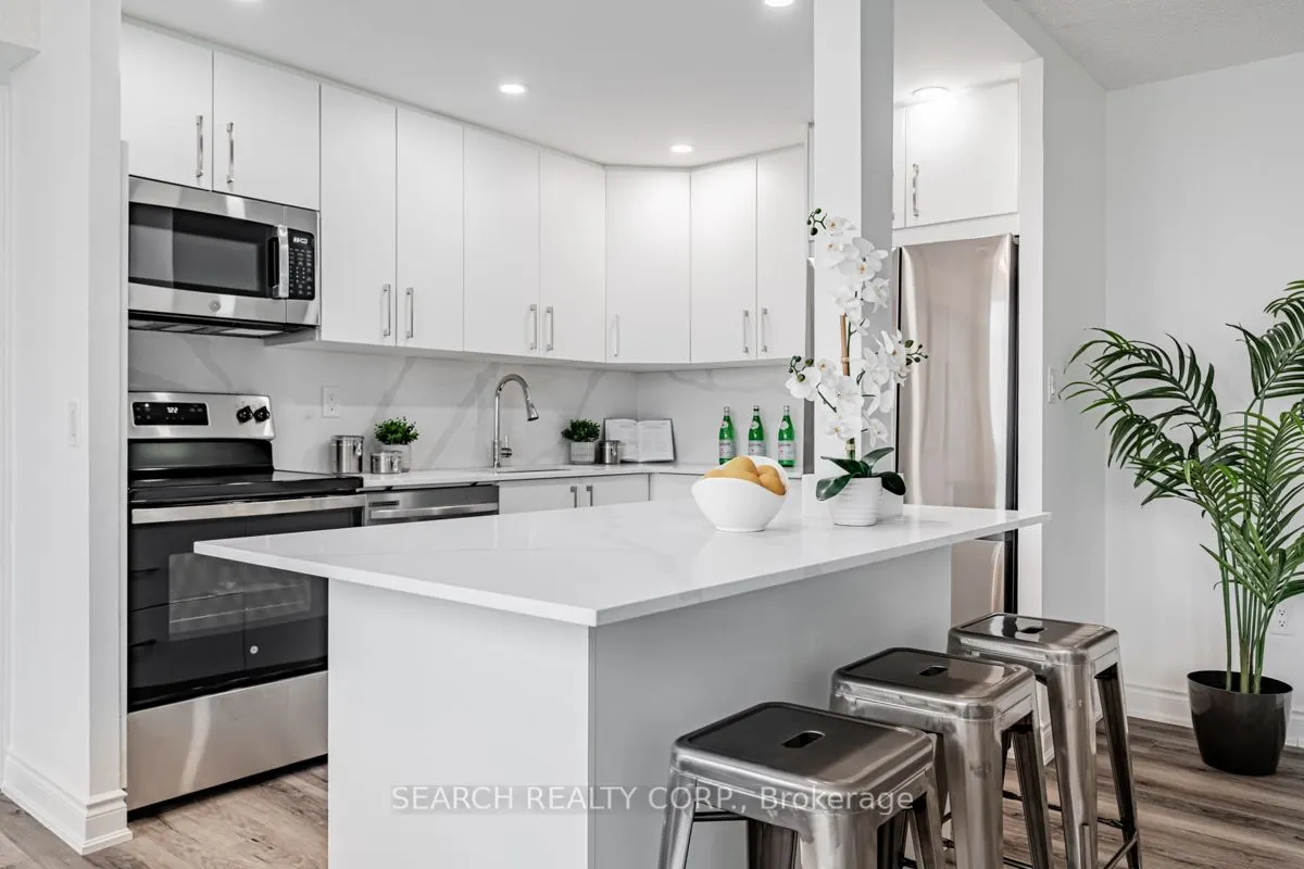3590 Kaneff Crescent, #1108