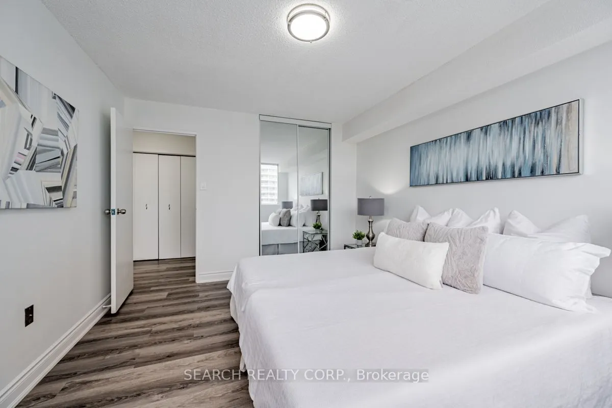 3590 Kaneff Crescent, #1108