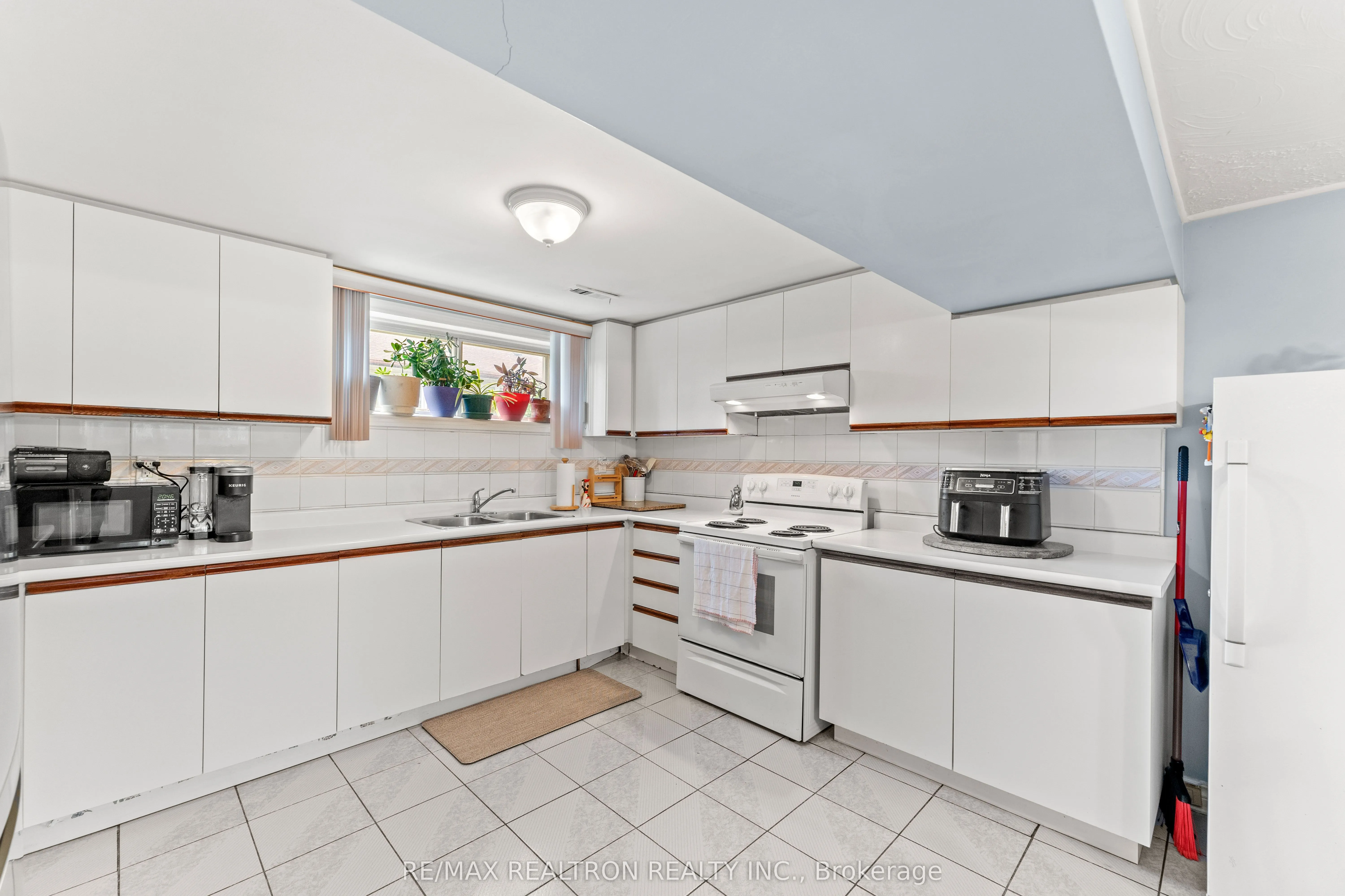 4 Peacham Crescent
