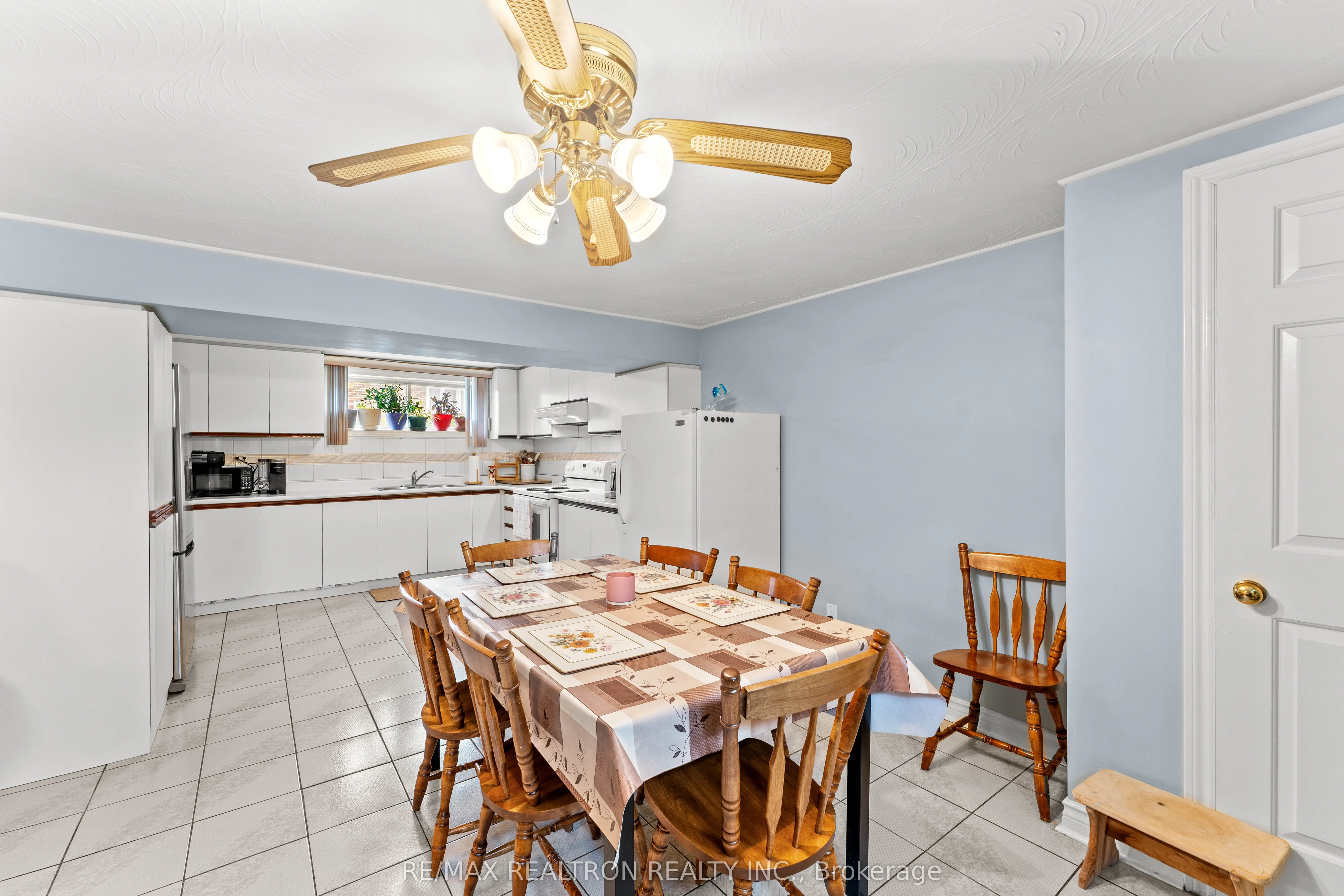4 Peacham Crescent