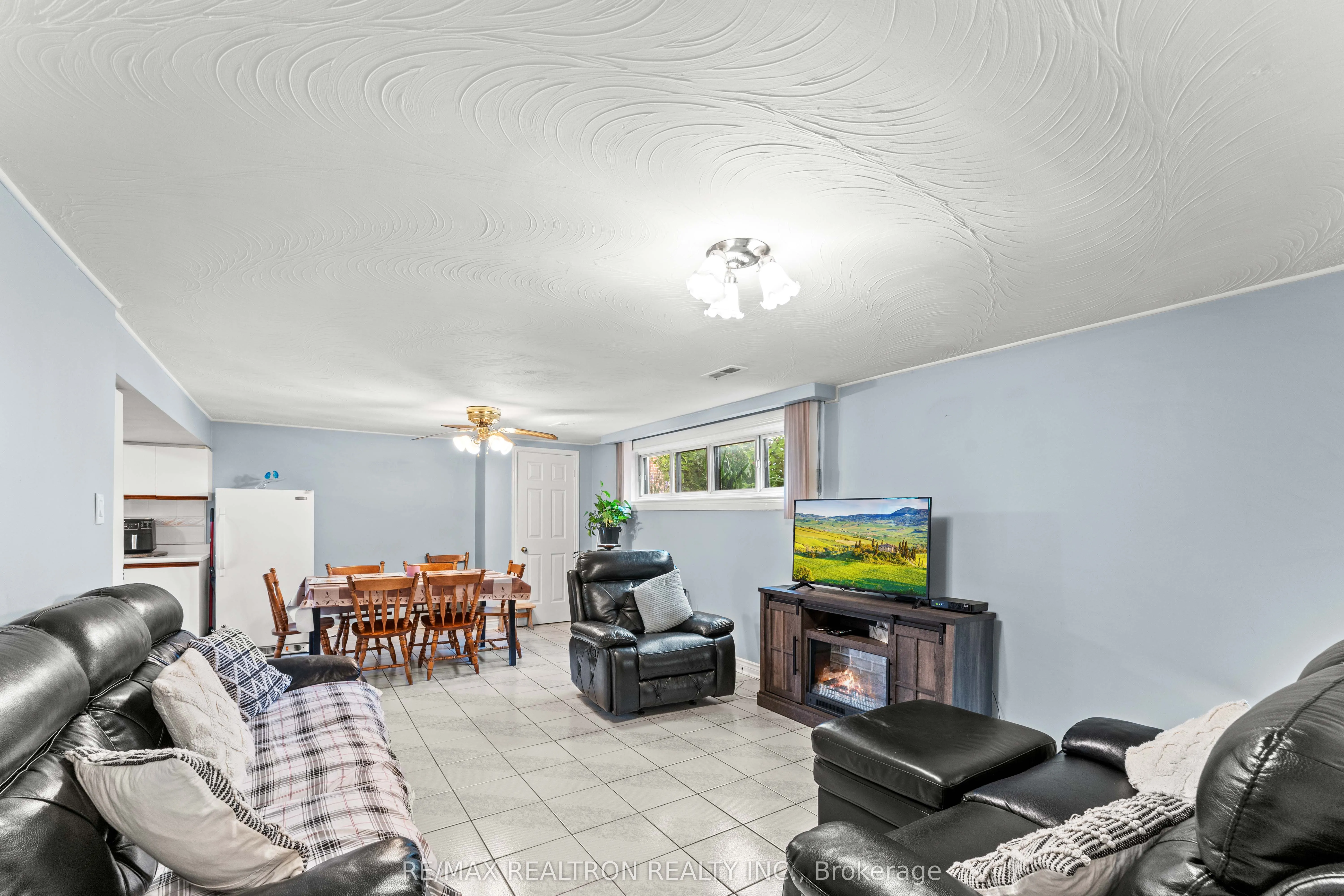 4 Peacham Crescent