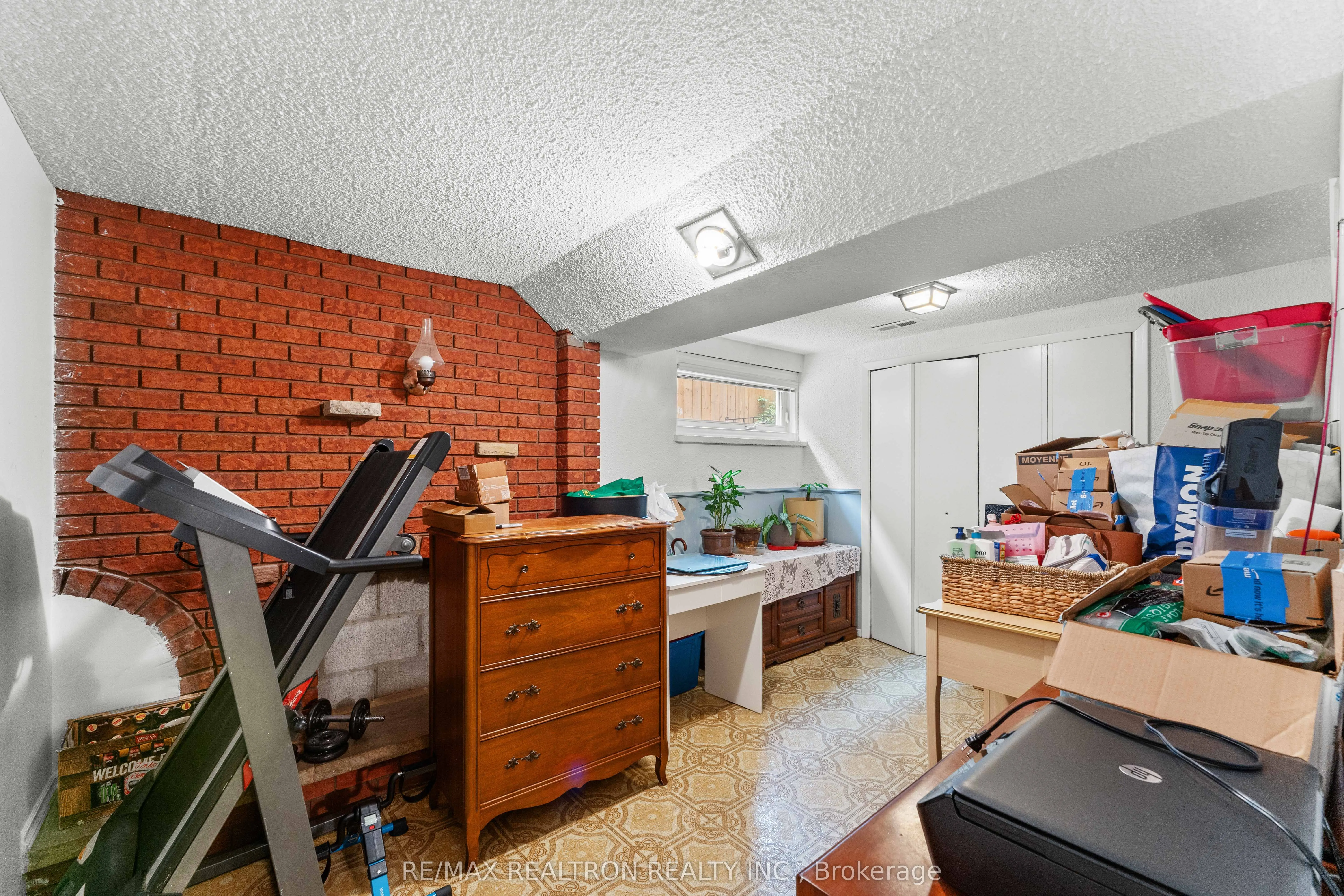 4 Peacham Crescent