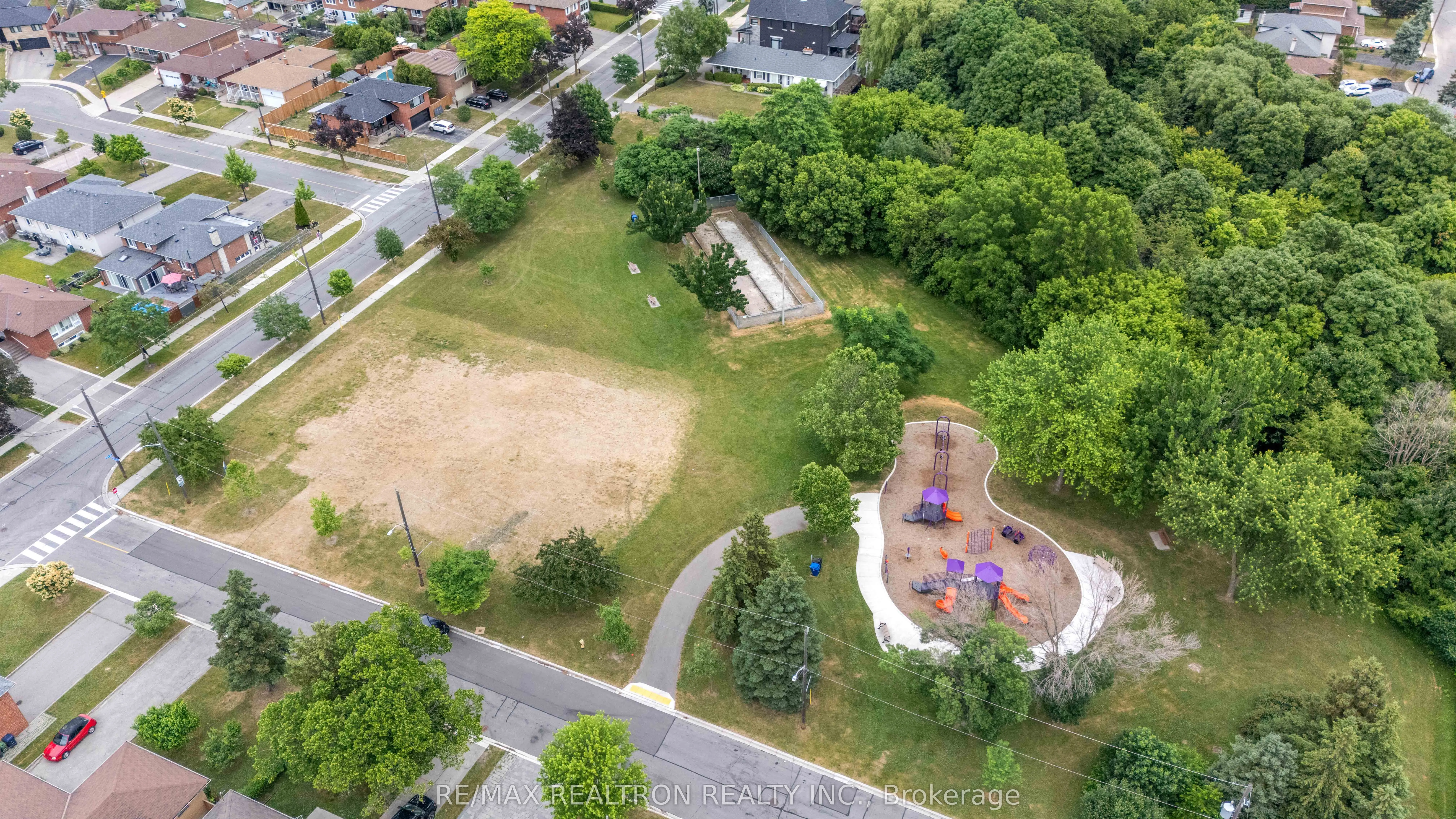 4 Peacham Crescent