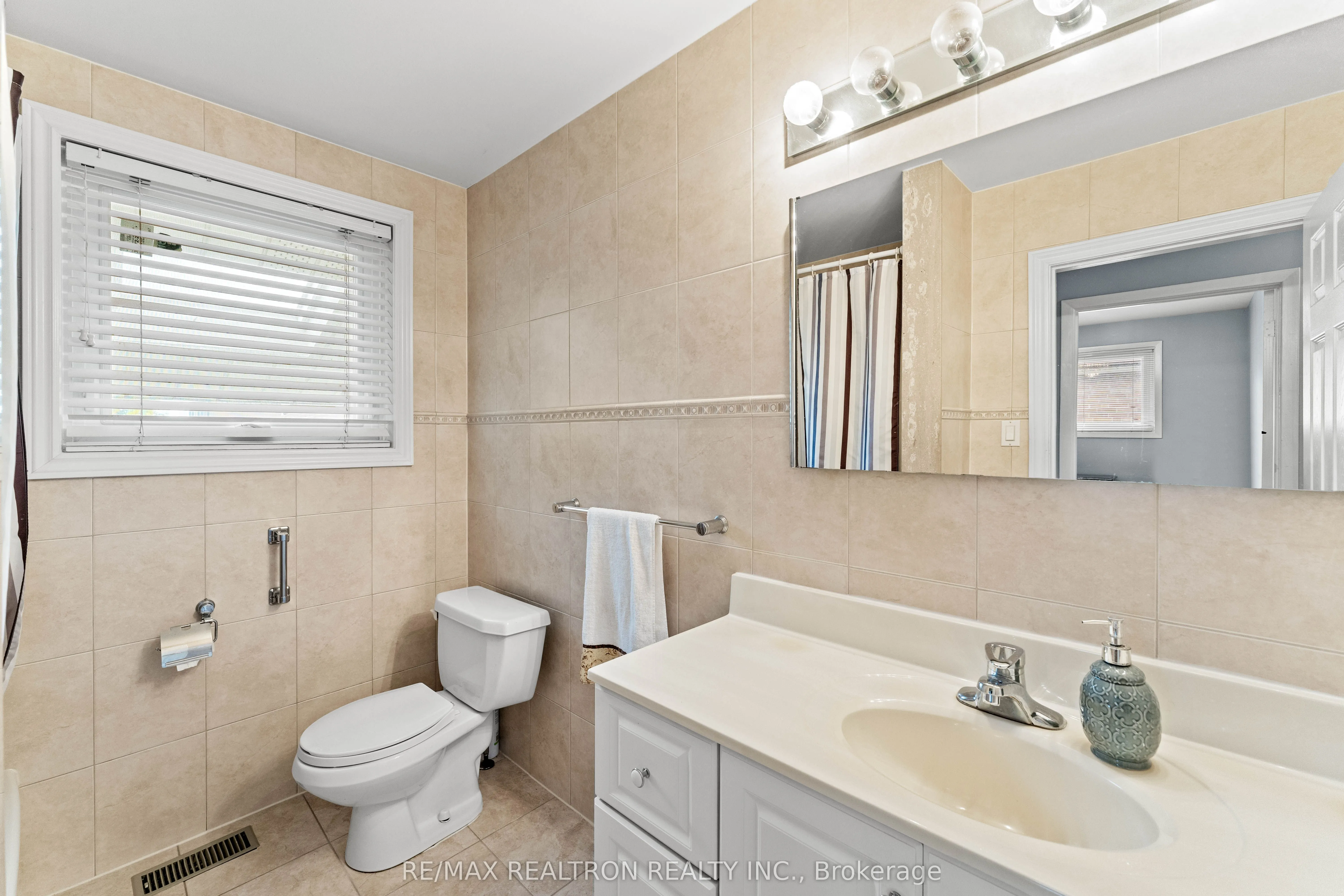 4 Peacham Crescent