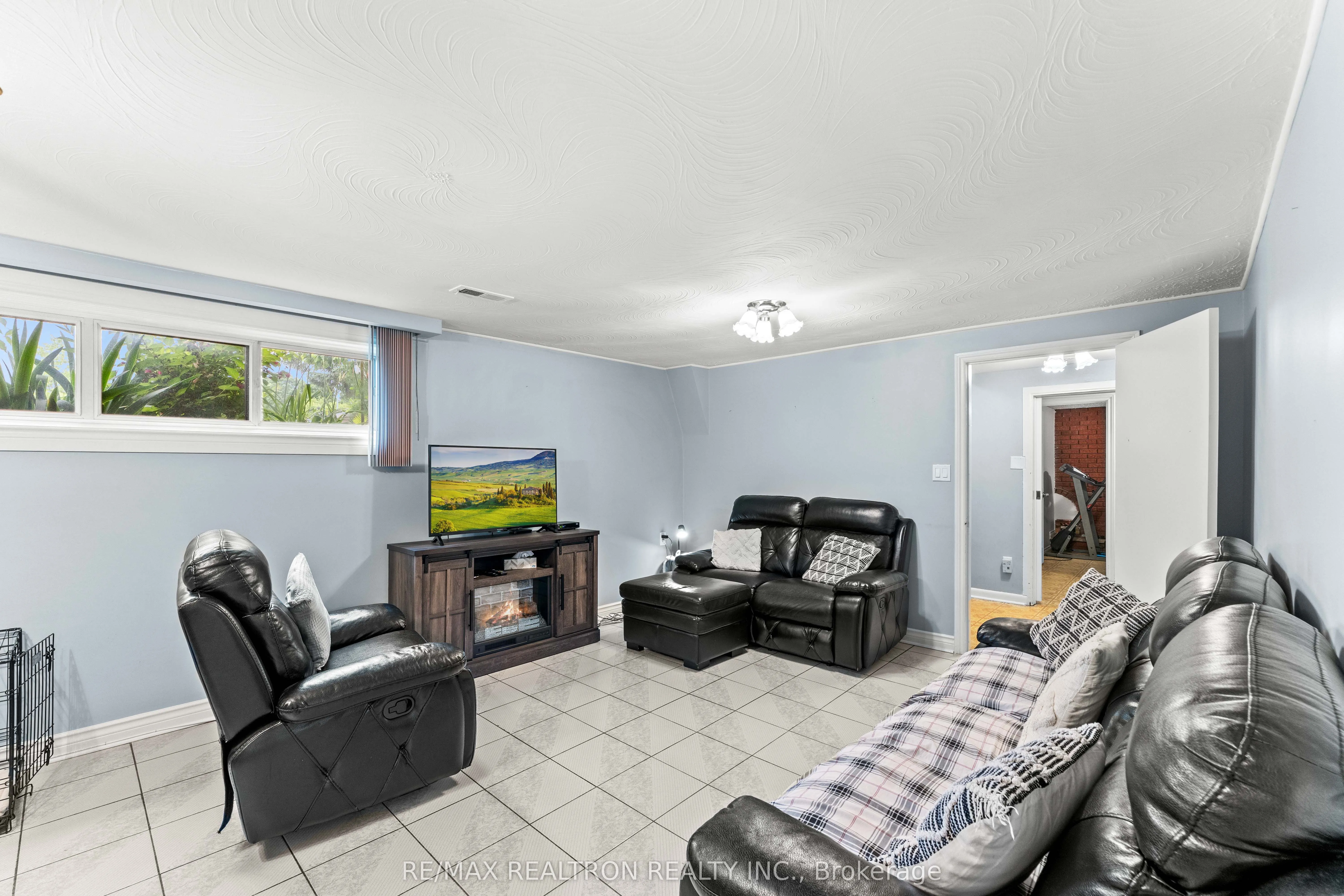 4 Peacham Crescent