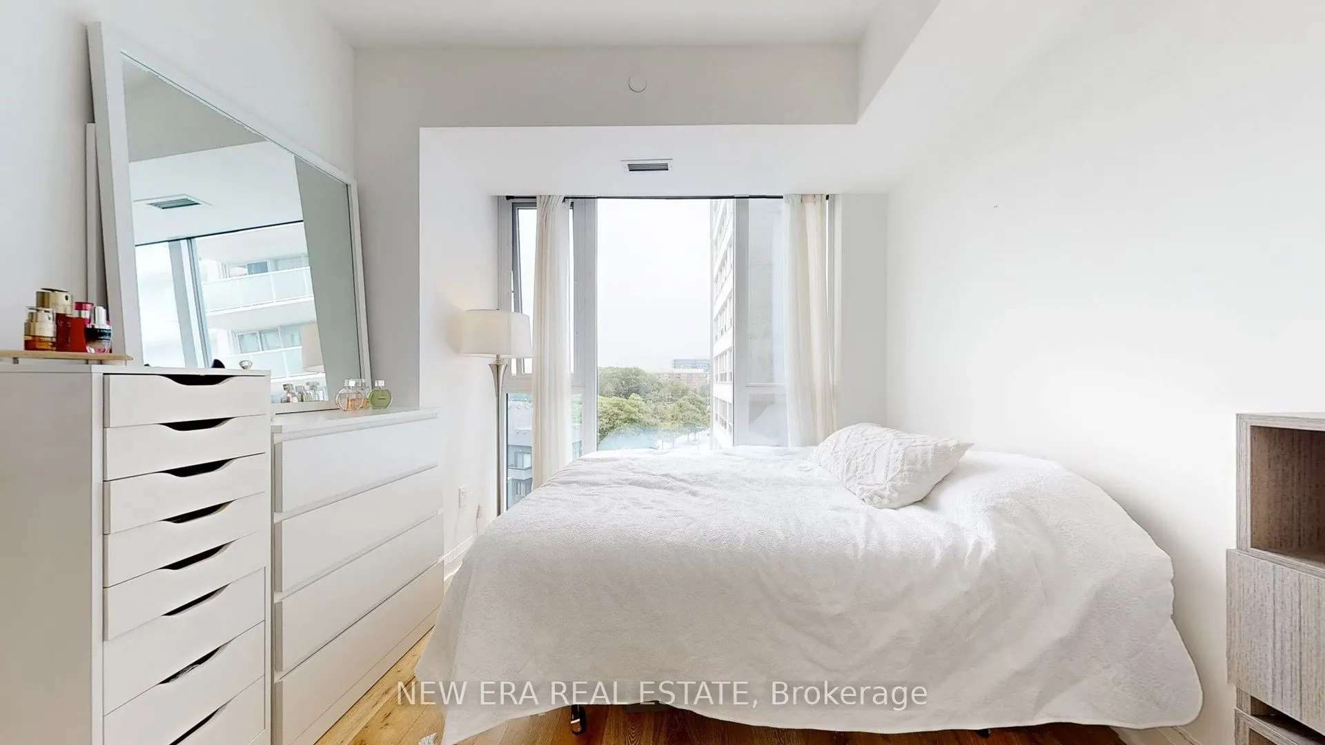 293 The Kingsway, #610