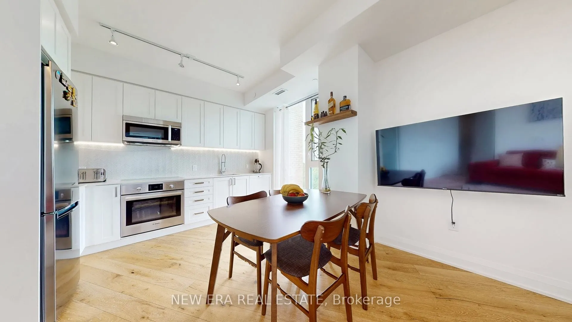 293 The Kingsway, #610