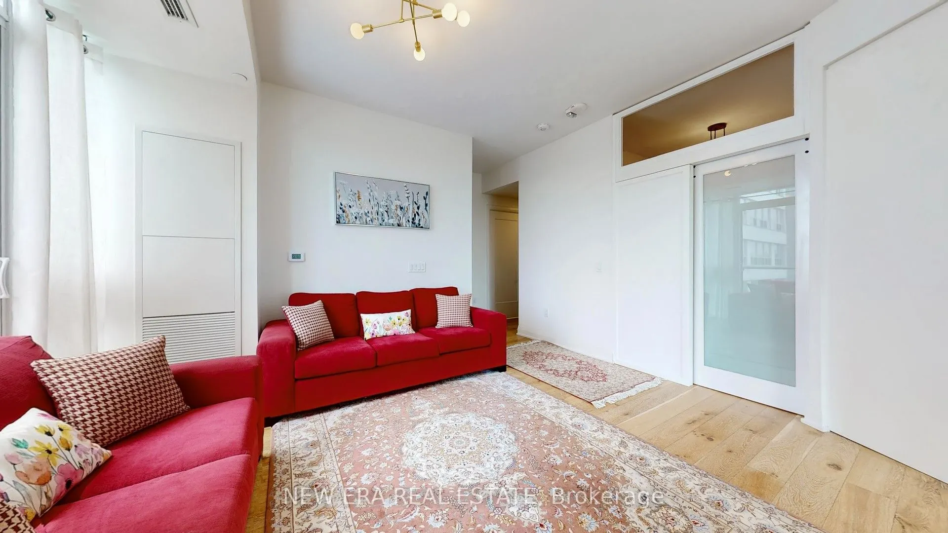 293 The Kingsway, #610