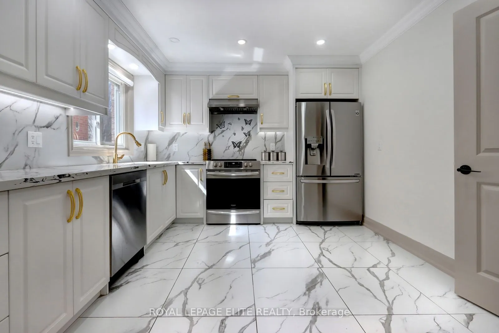 308 HILLSIDE Drive