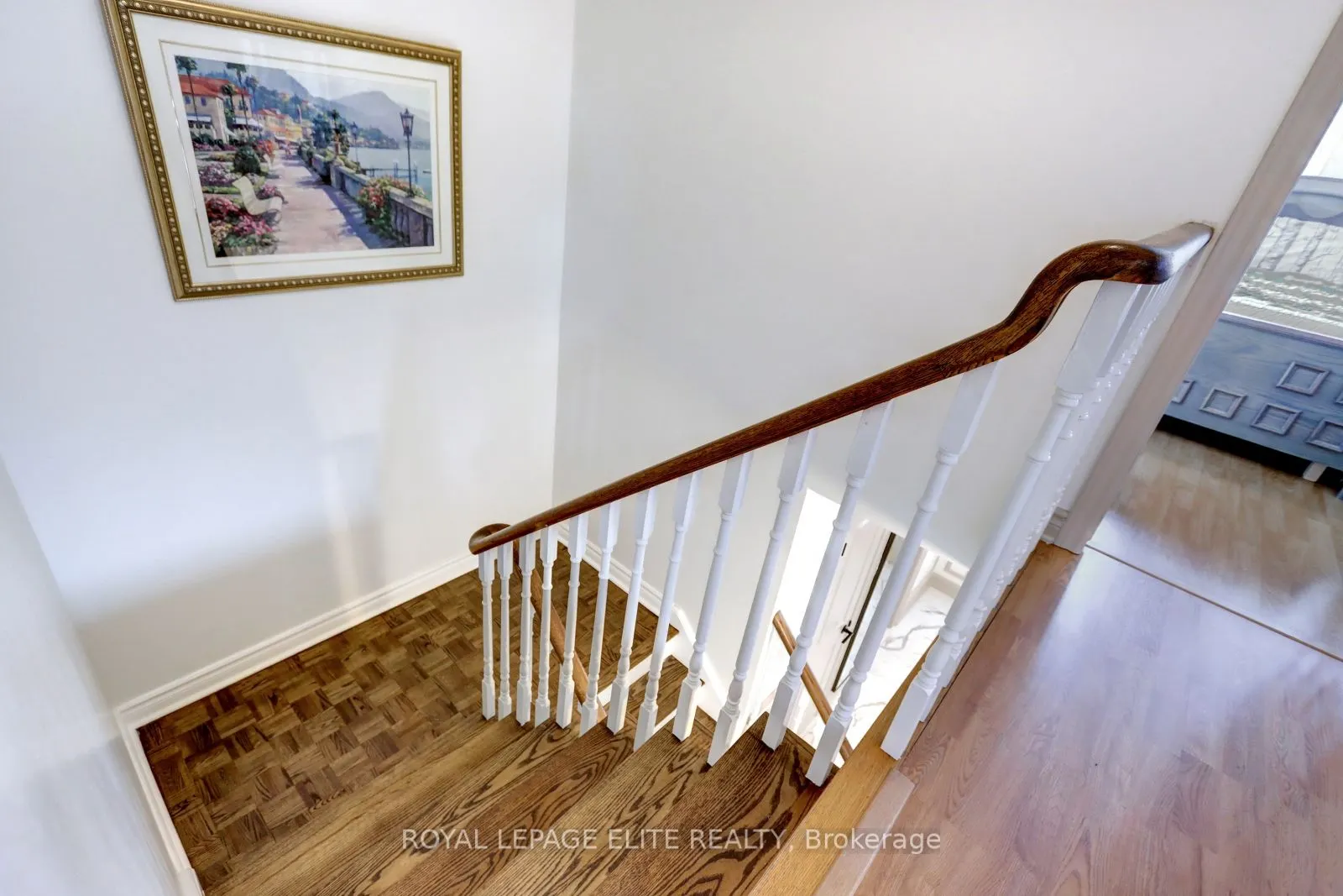 308 HILLSIDE Drive