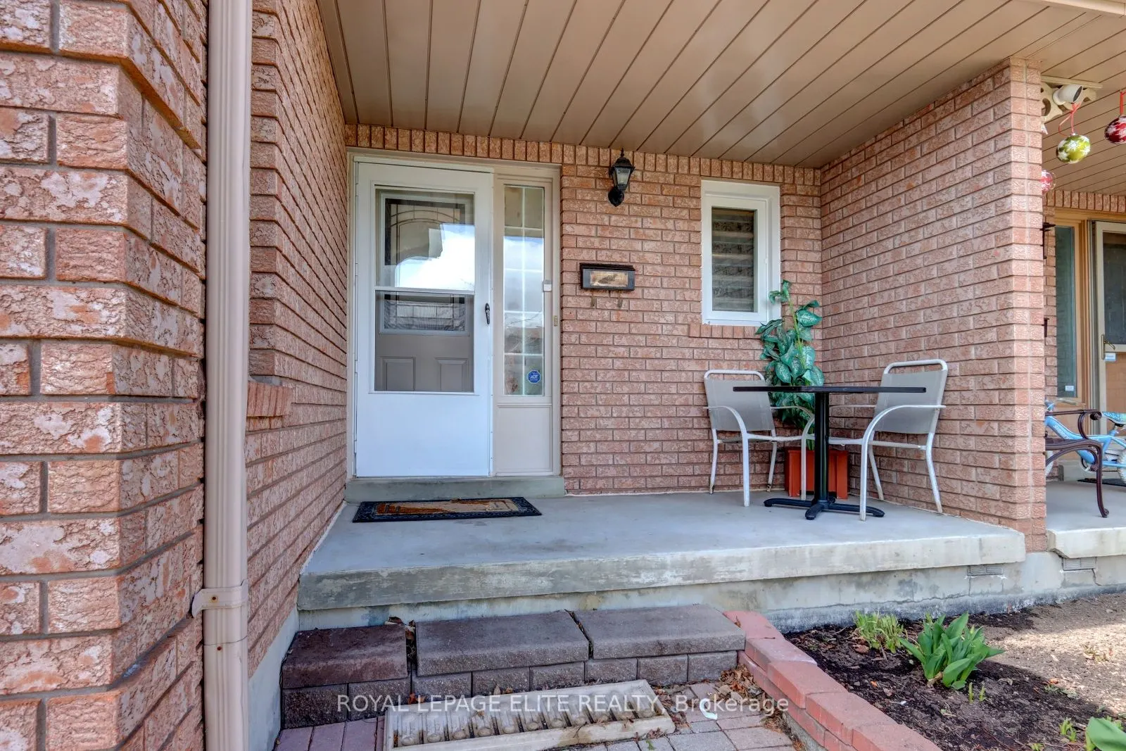 308 HILLSIDE Drive