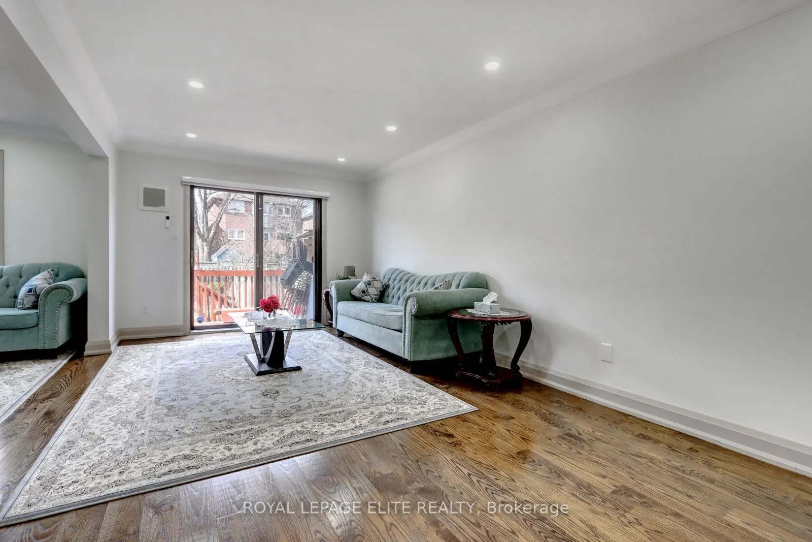 308 HILLSIDE Drive