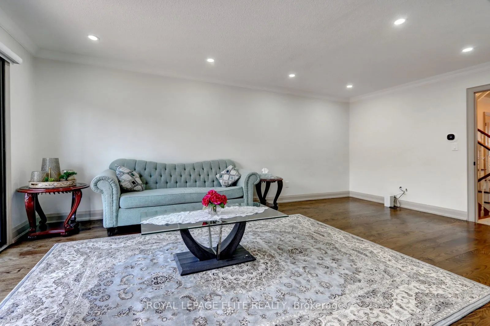 308 HILLSIDE Drive