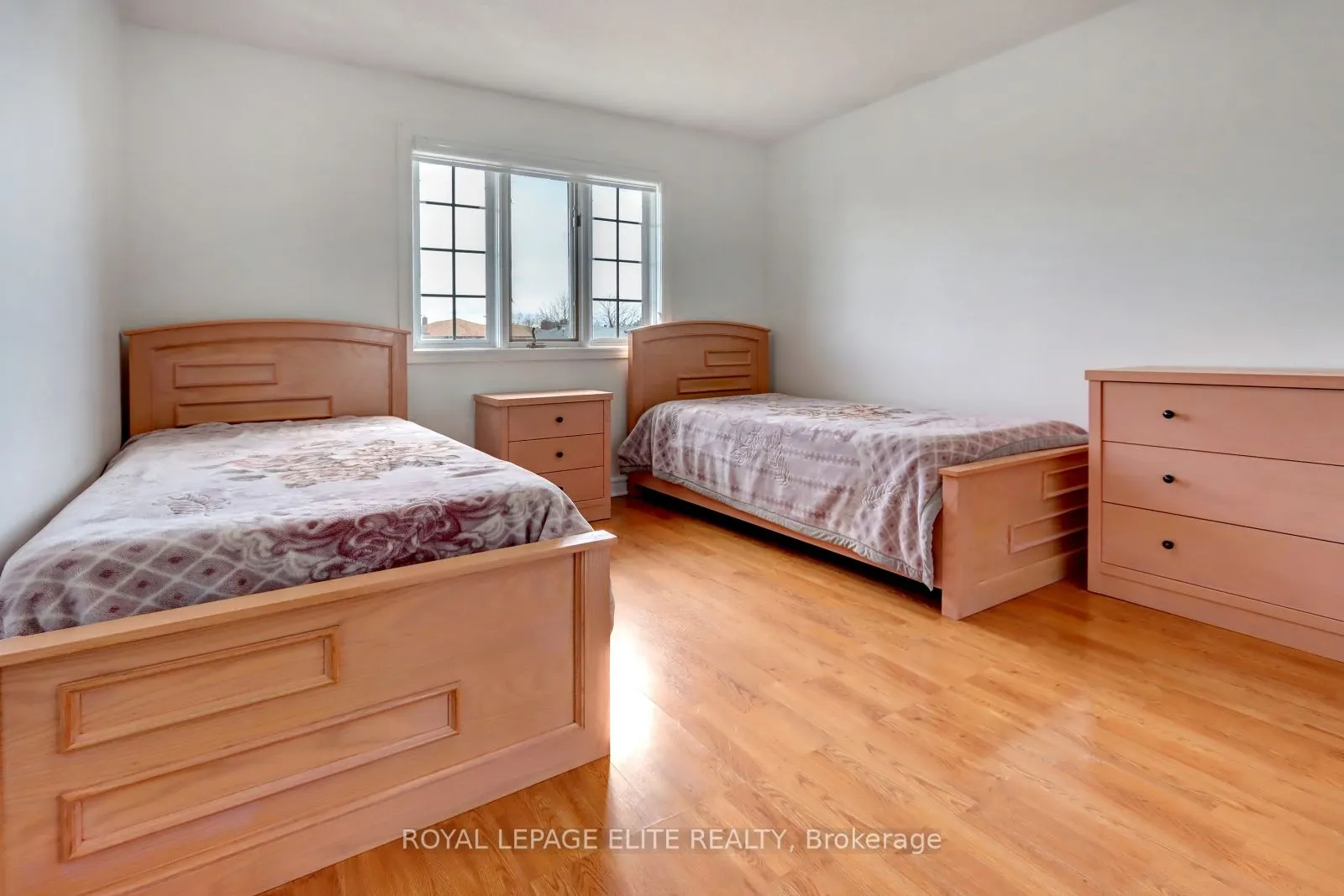 308 HILLSIDE Drive