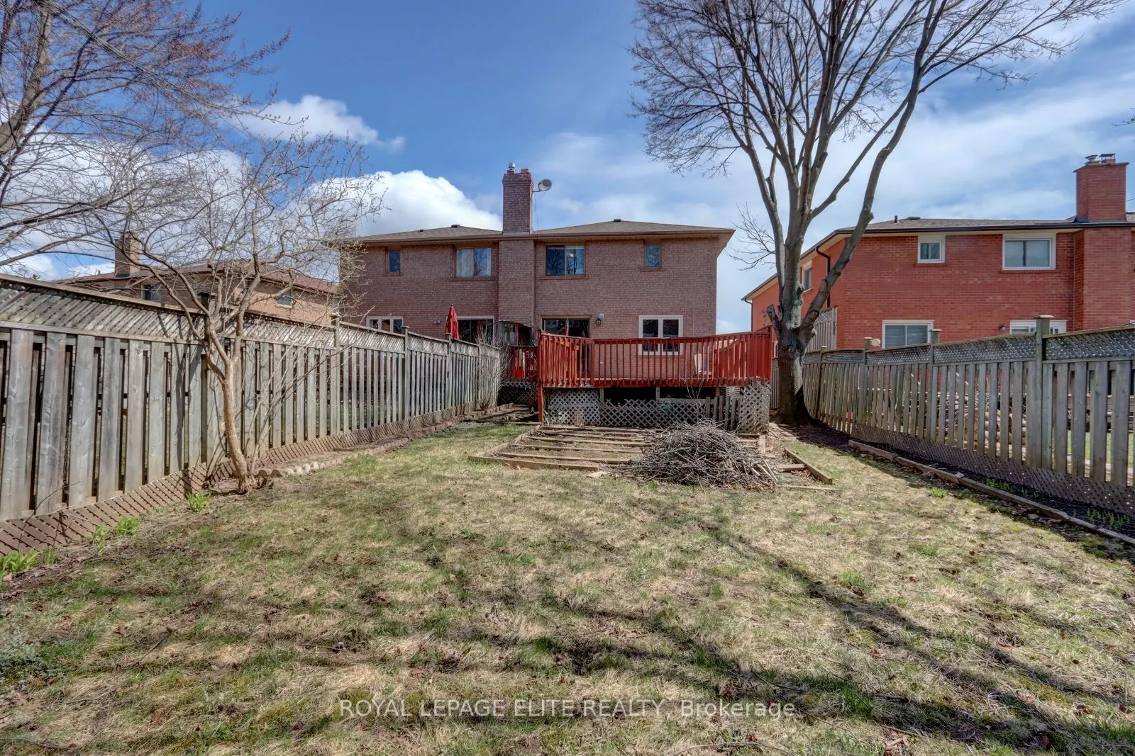 308 HILLSIDE Drive