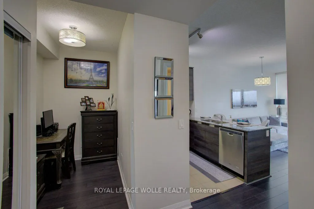 75 Eglinton Avenue W, #1601
