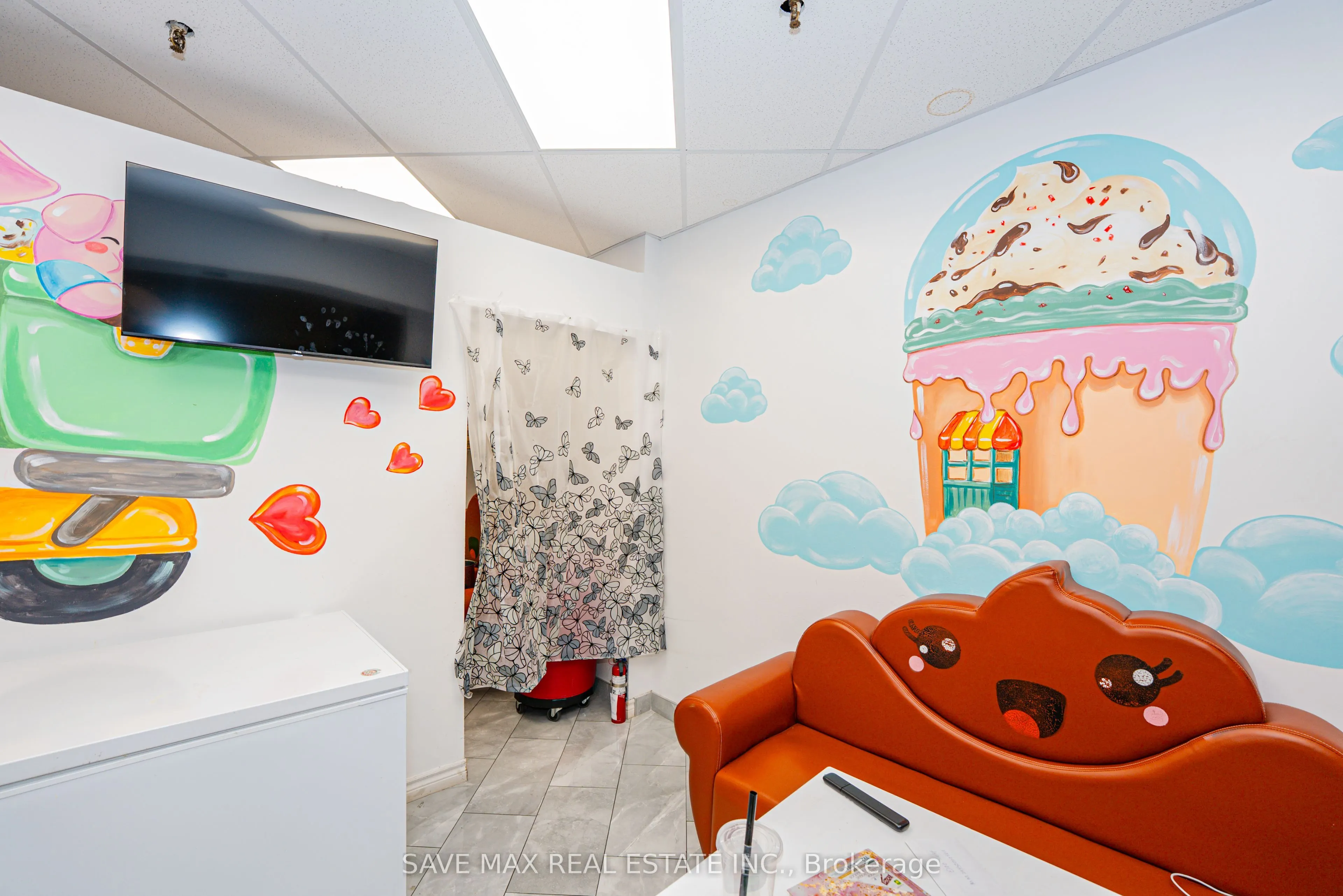 2340 Dundas Street W, #G15