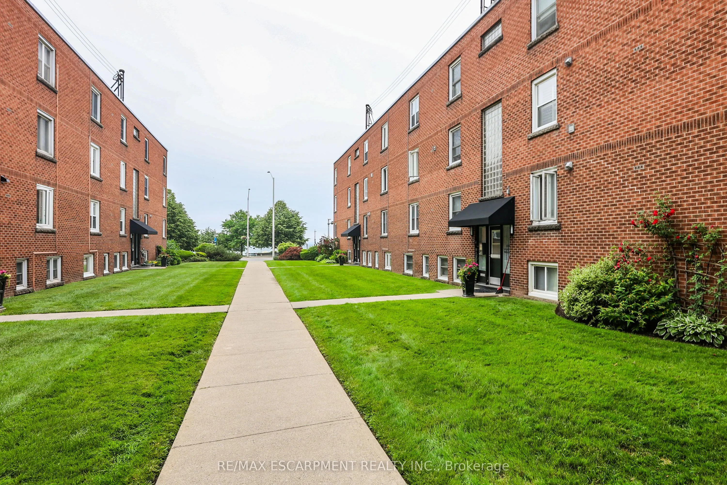 1347 Lakeshore Road, #37