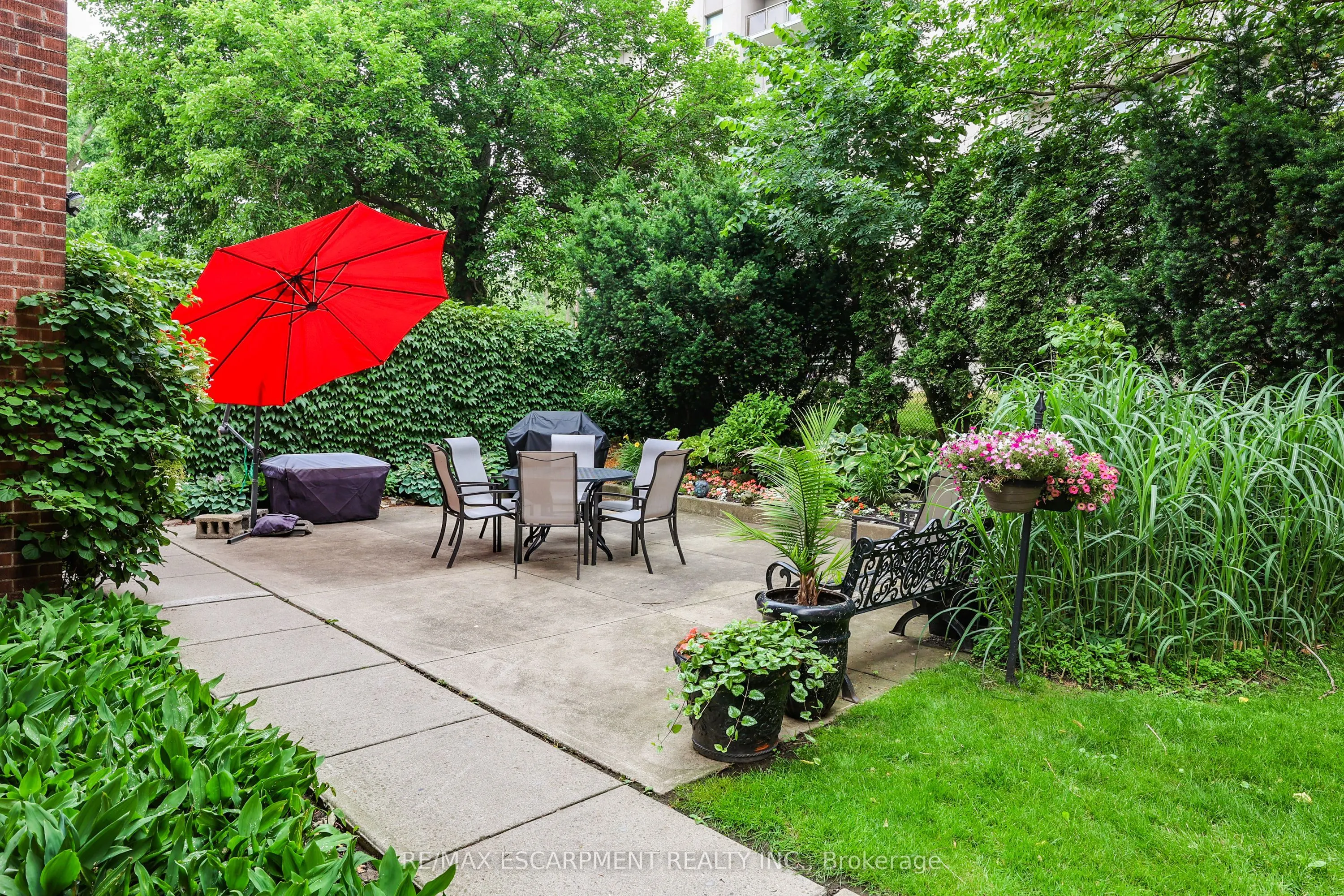 1347 Lakeshore Road, #37