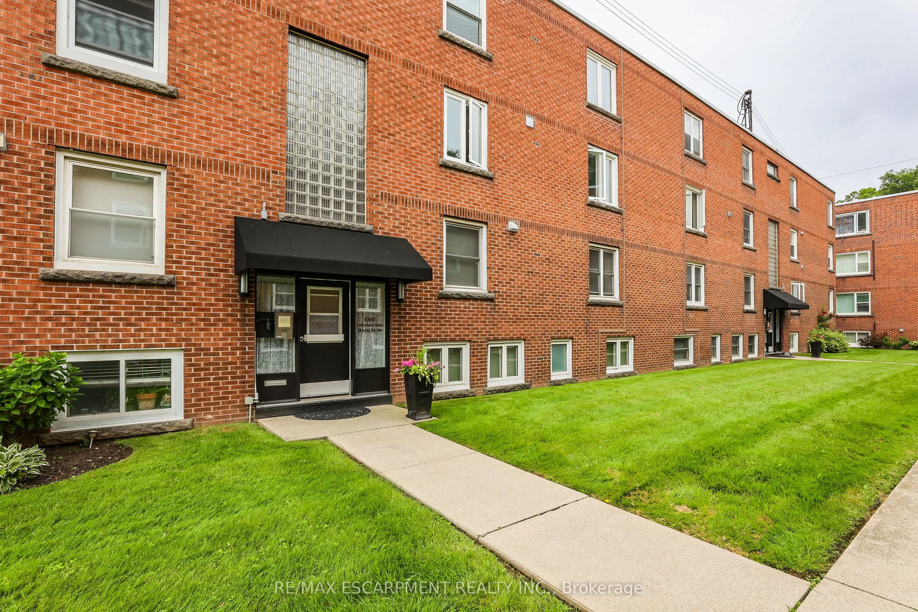 1347 Lakeshore Road, #37