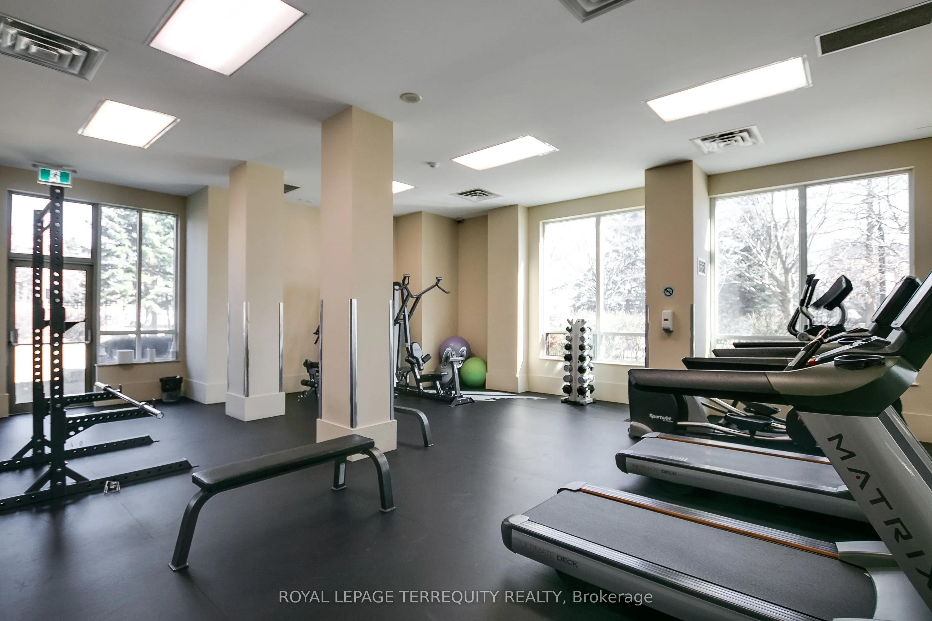 1359 Rathburn Road E, #809