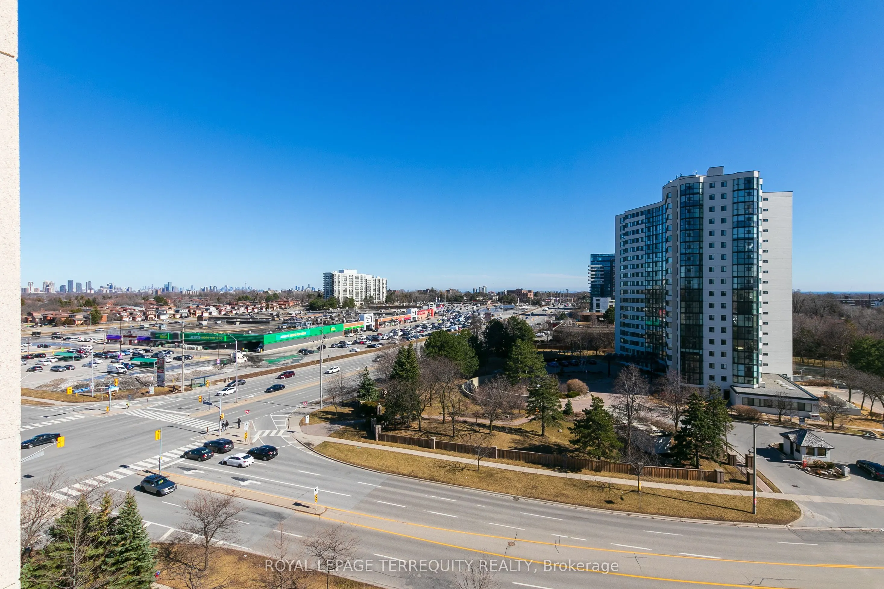 1359 Rathburn Road E, #809