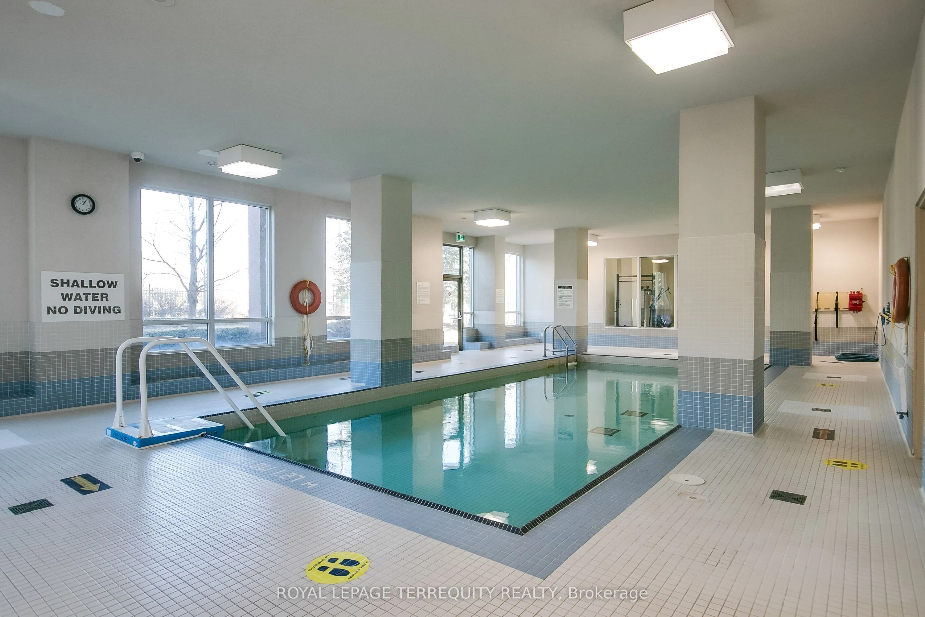 1359 Rathburn Road E, #809