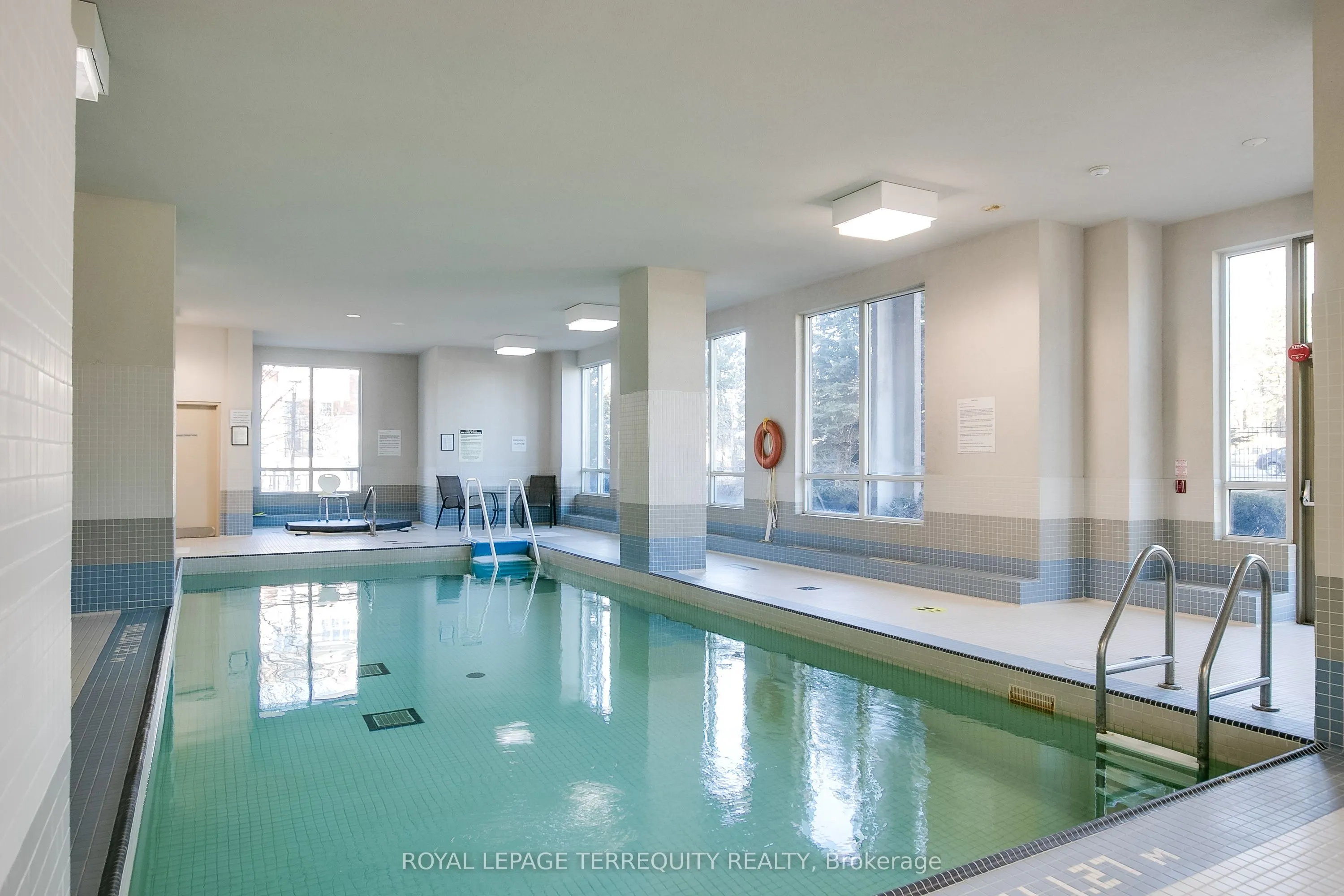 1359 Rathburn Road E, #809