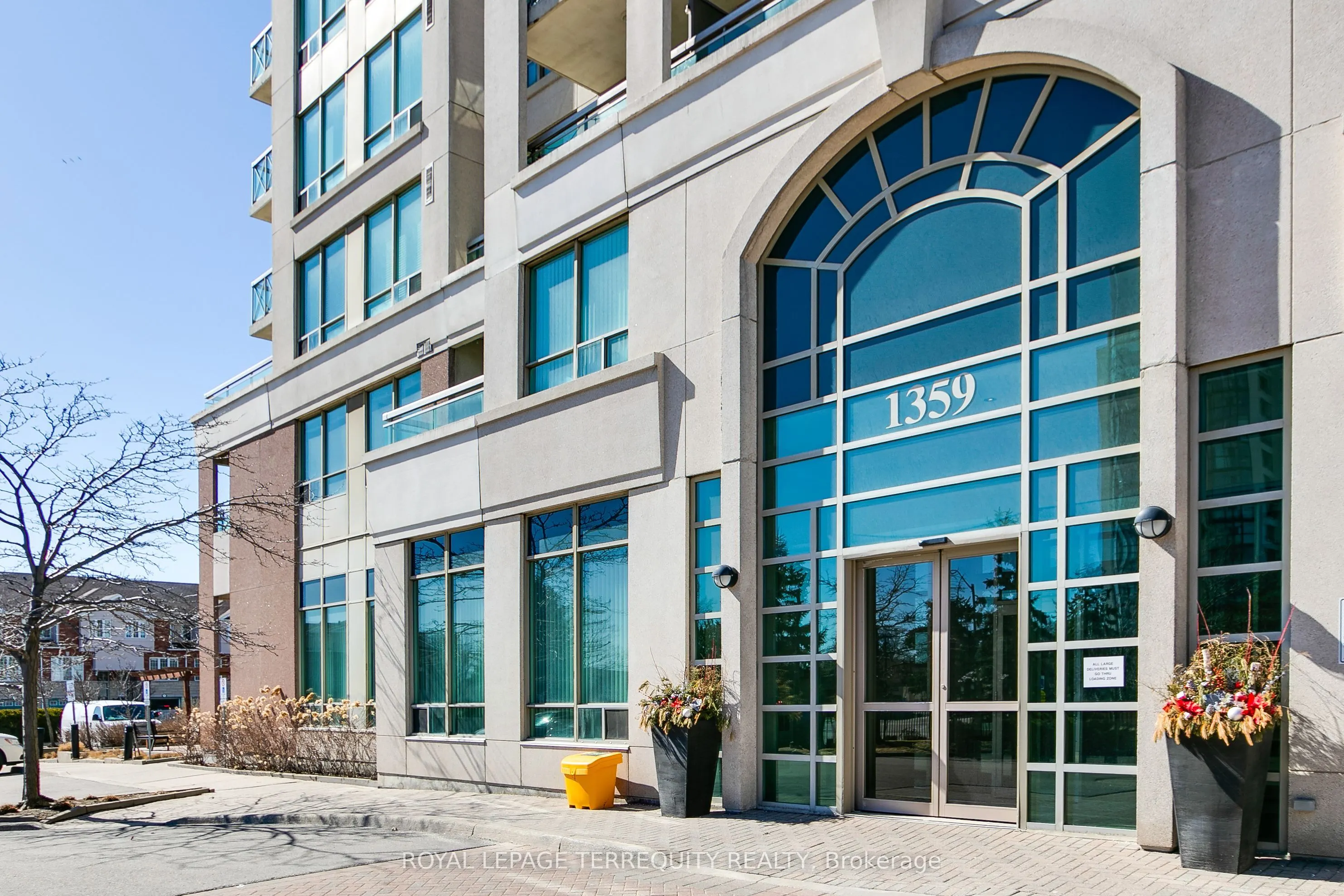1359 Rathburn Road E, #809