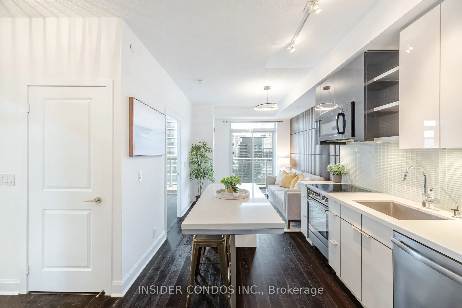 33 Shore Breeze Drive, #1307