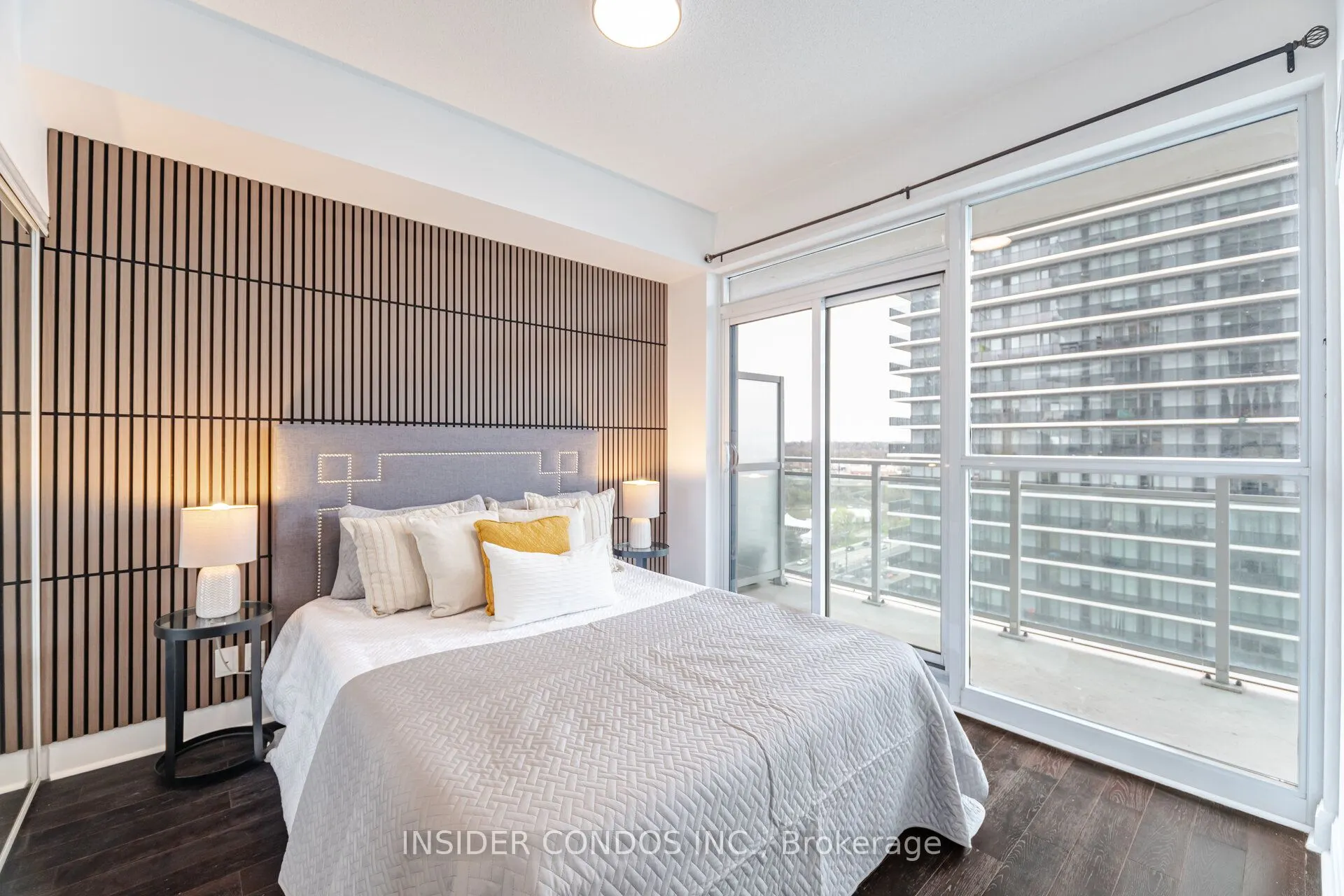 33 Shore Breeze Drive, #1307