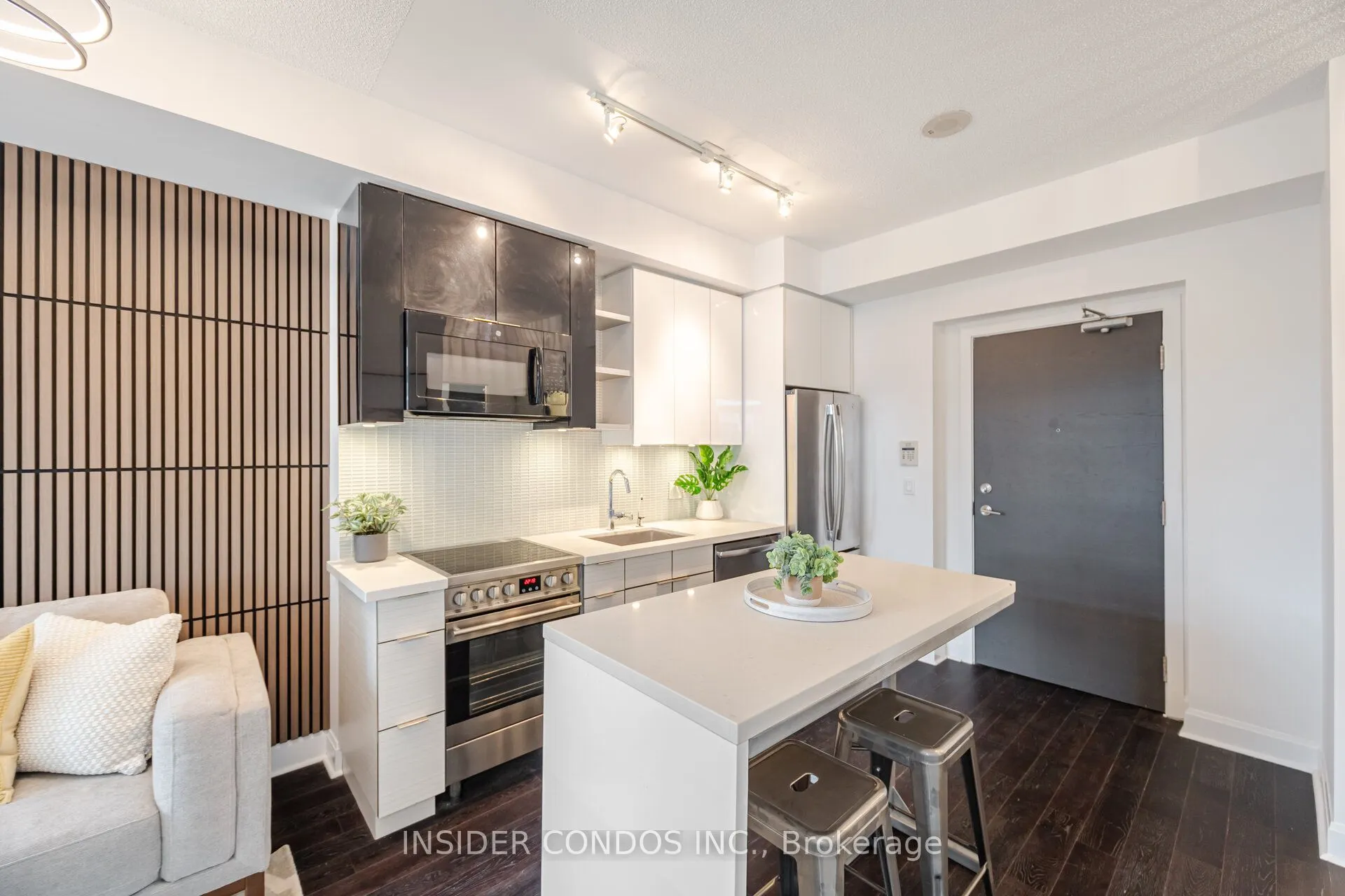 33 Shore Breeze Drive, #1307
