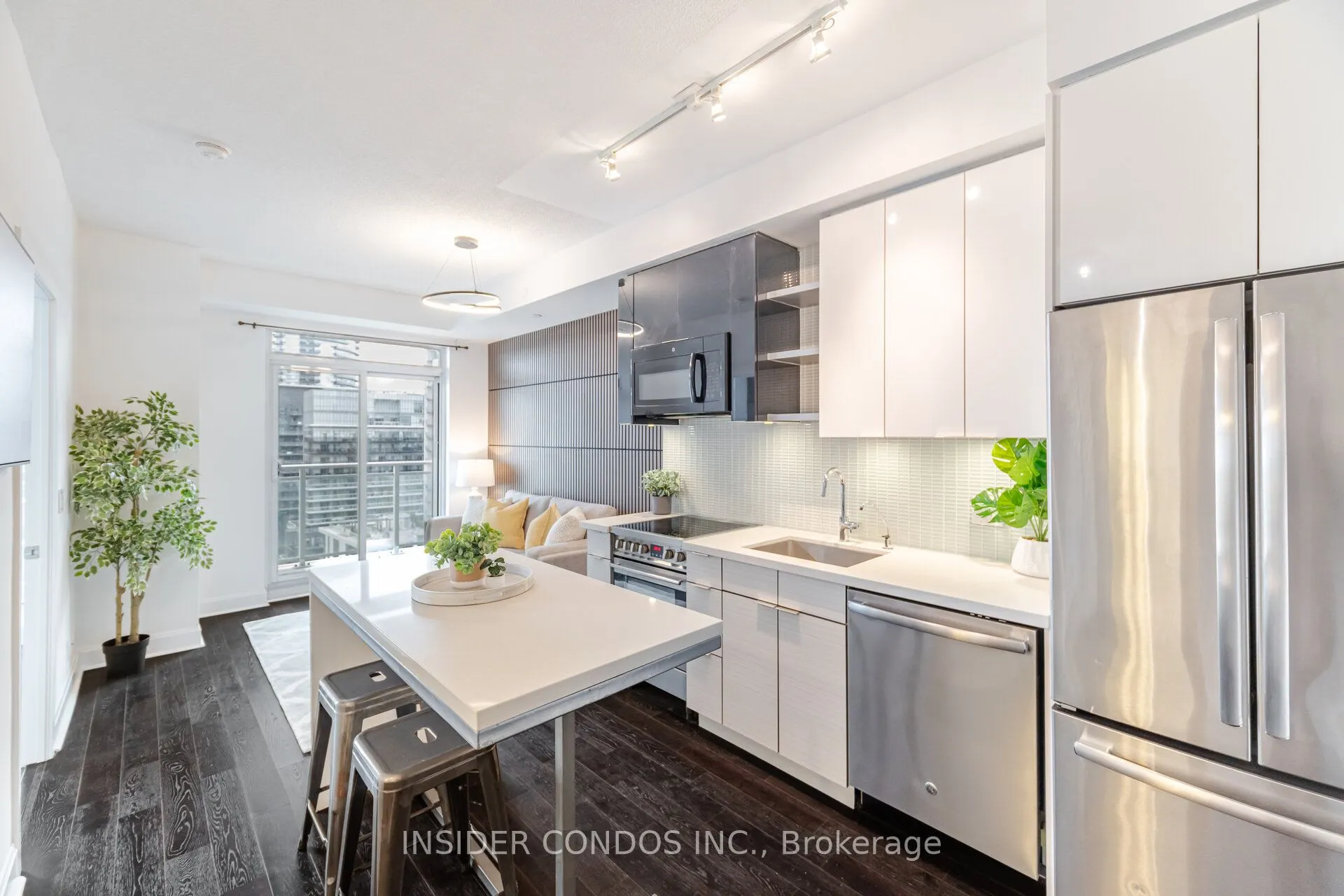 33 Shore Breeze Drive, #1307