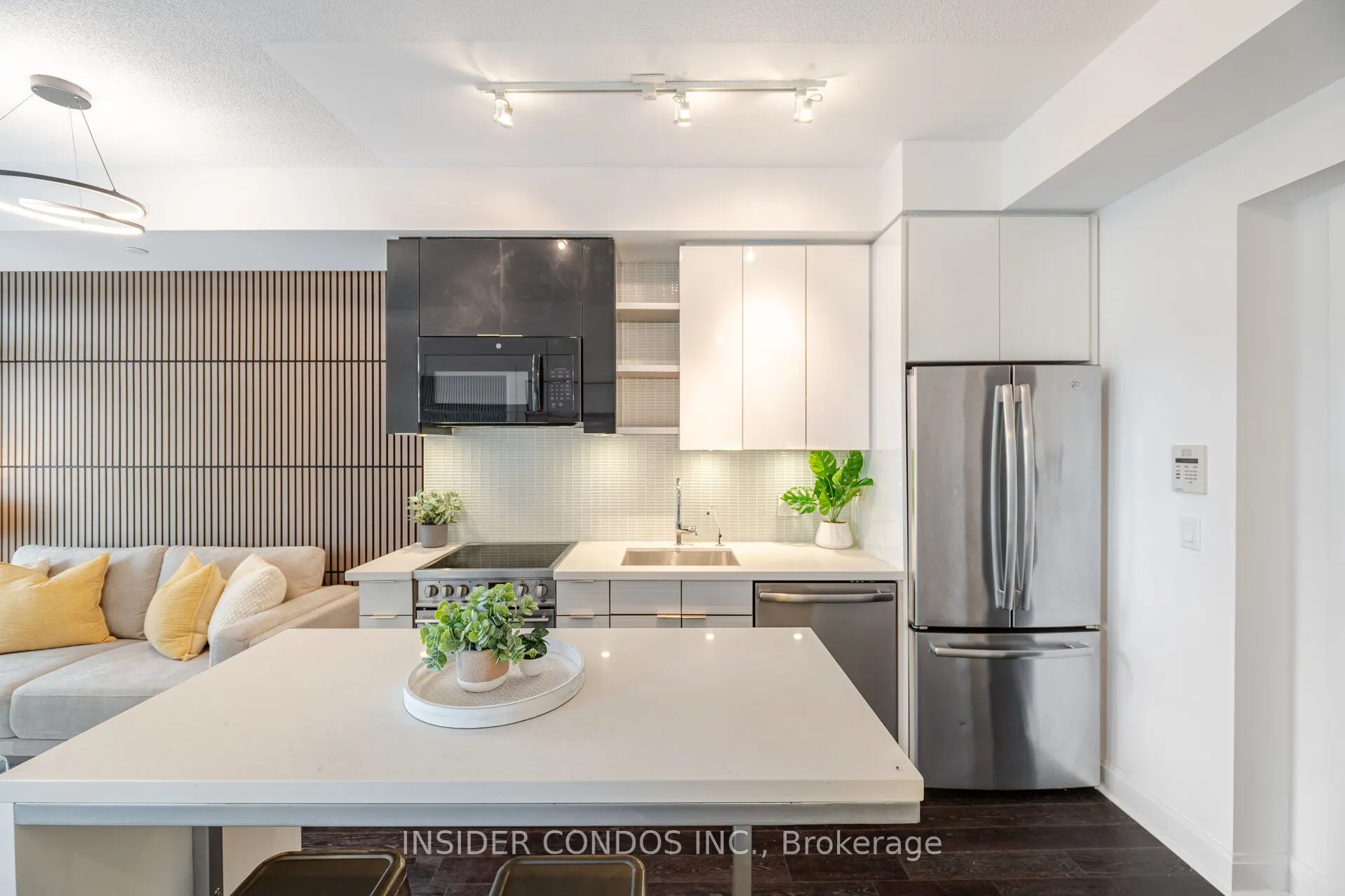 33 Shore Breeze Drive, #1307