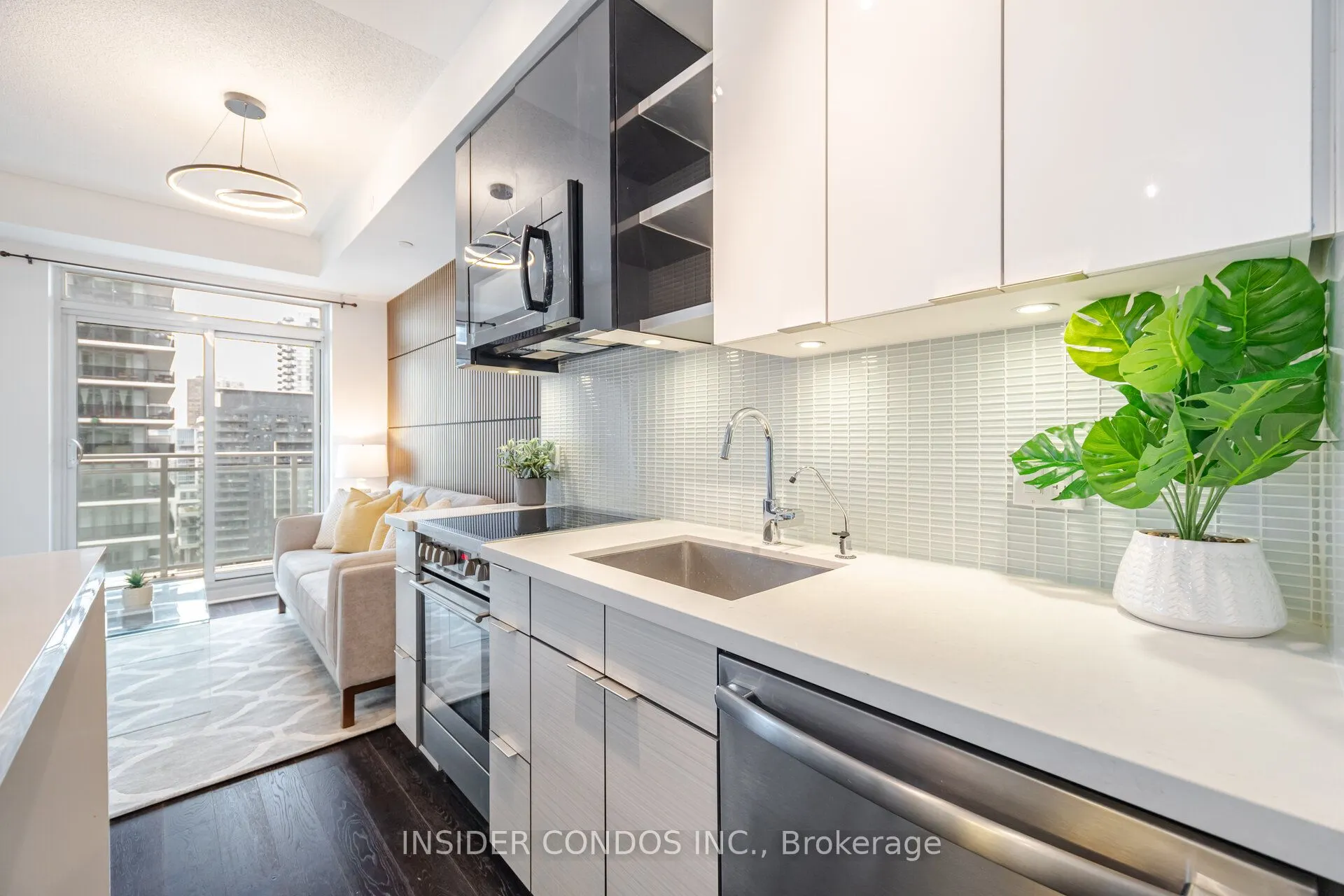 33 Shore Breeze Drive, #1307