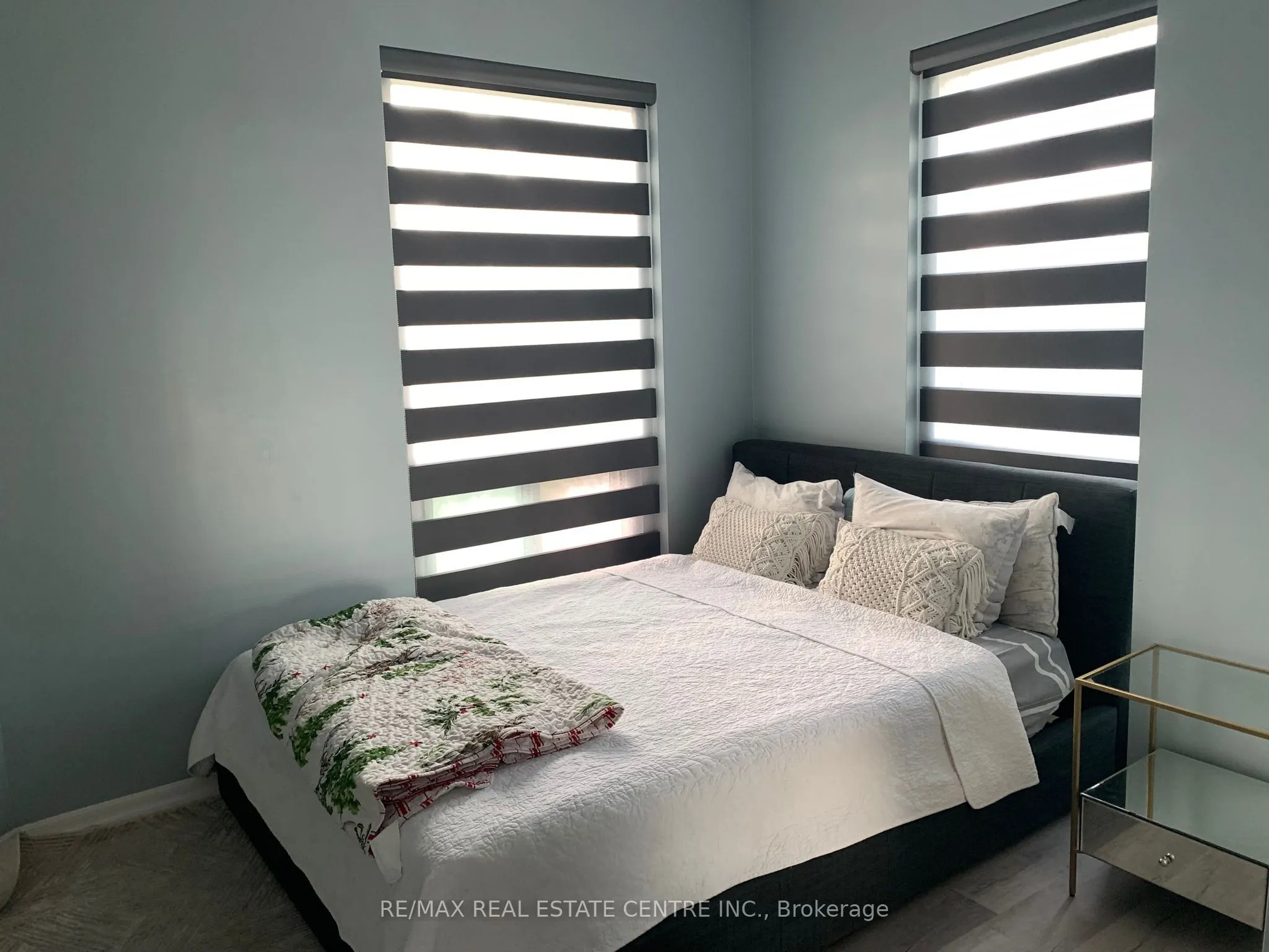 220 Burnhamthorpe Road W, #204