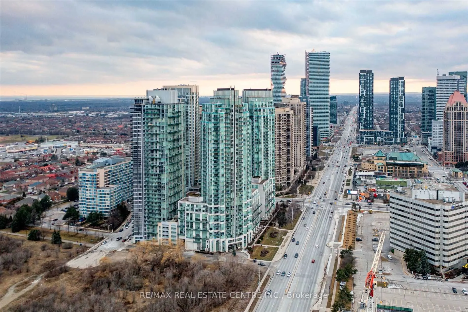 220 Burnhamthorpe Road W, #204