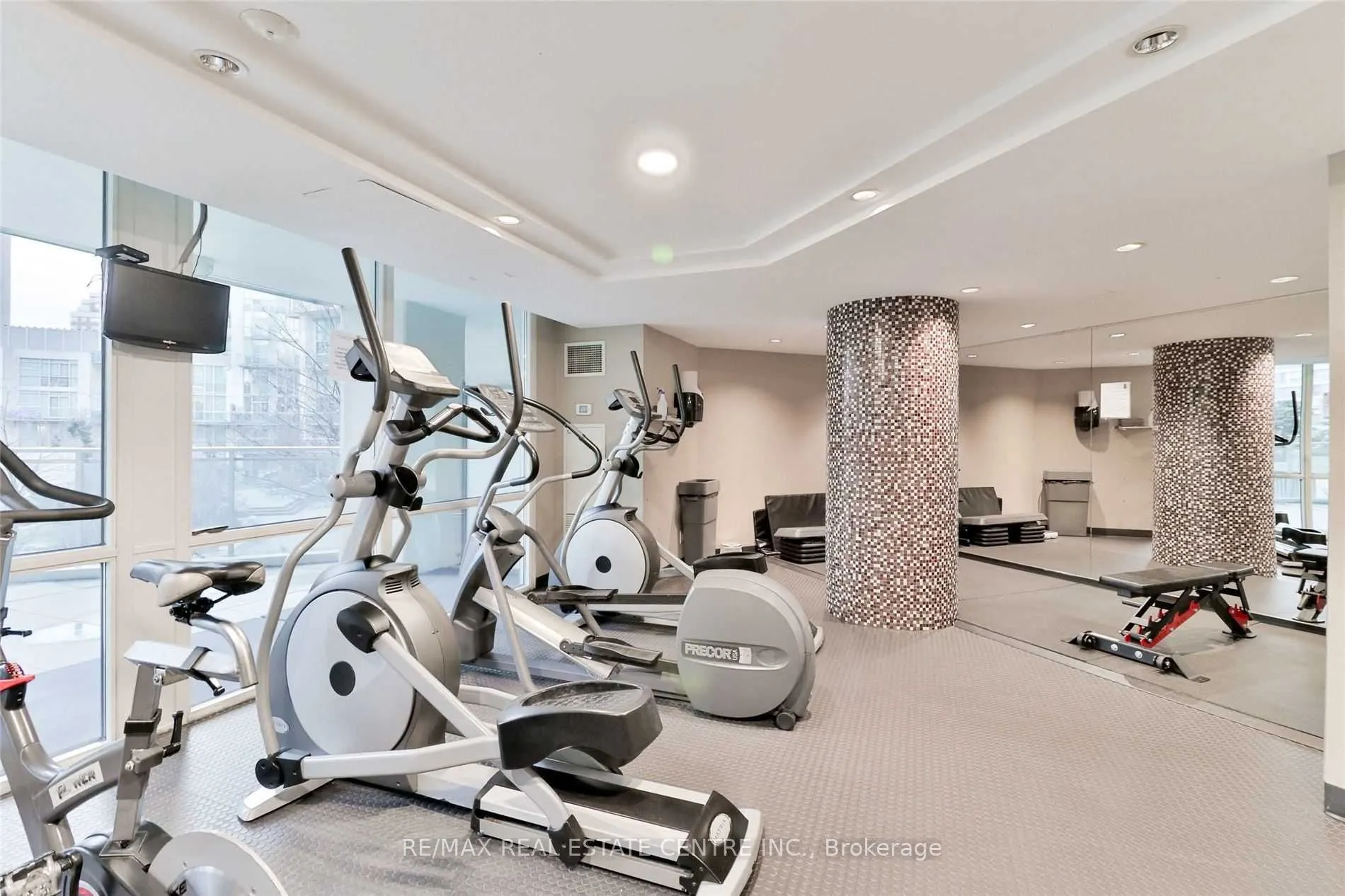 220 Burnhamthorpe Road W, #204