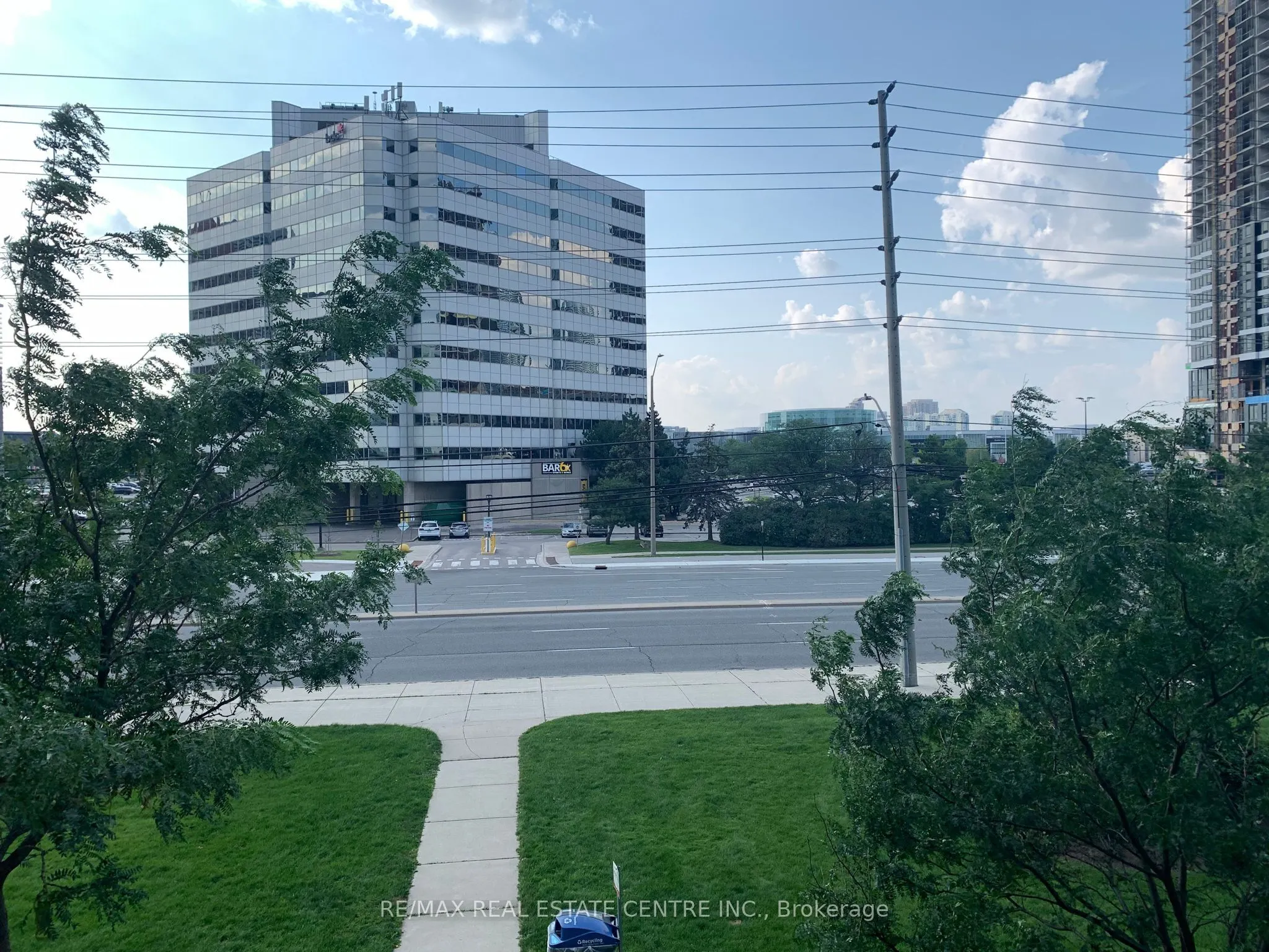 220 Burnhamthorpe Road W, #204
