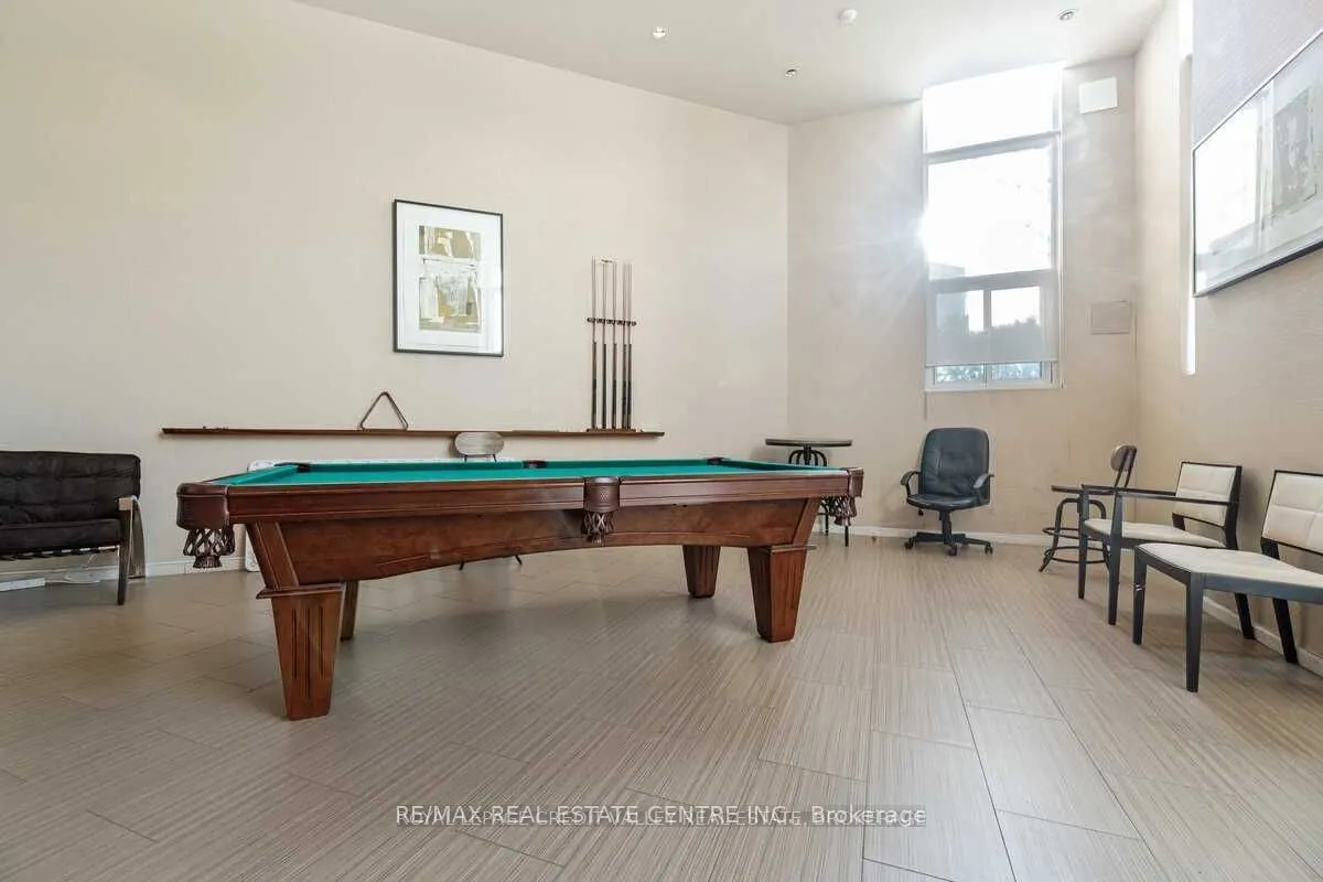 220 Burnhamthorpe Road W, #204