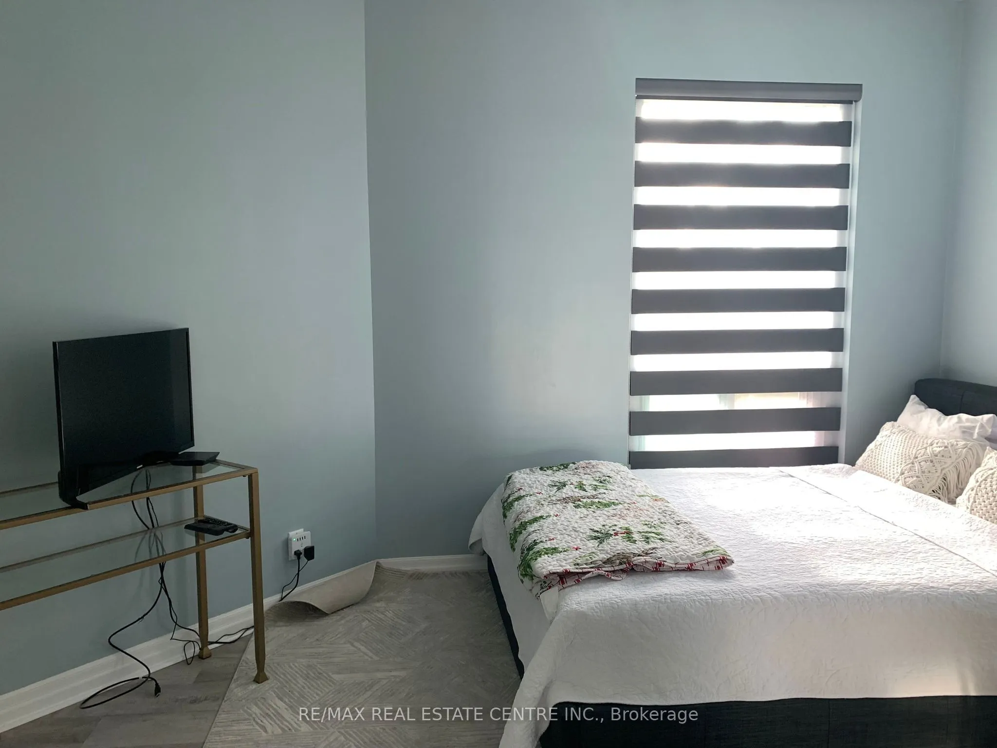220 Burnhamthorpe Road W, #204