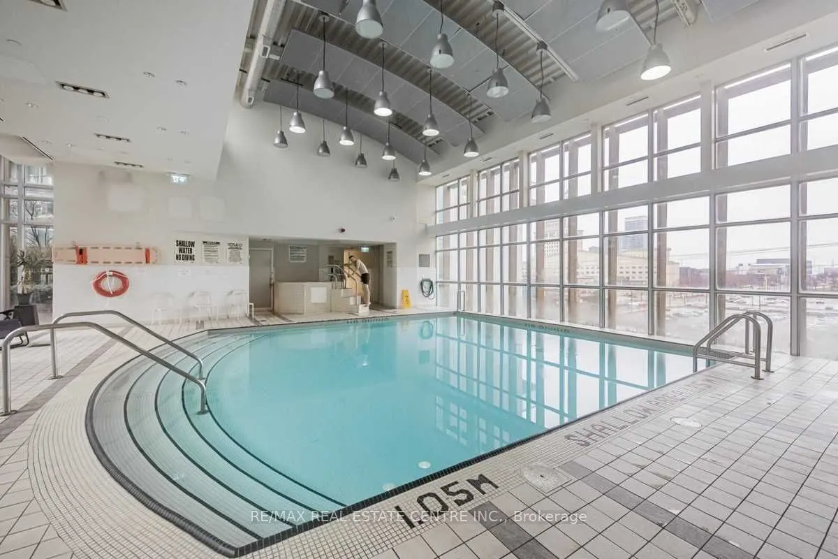 220 Burnhamthorpe Road W, #204