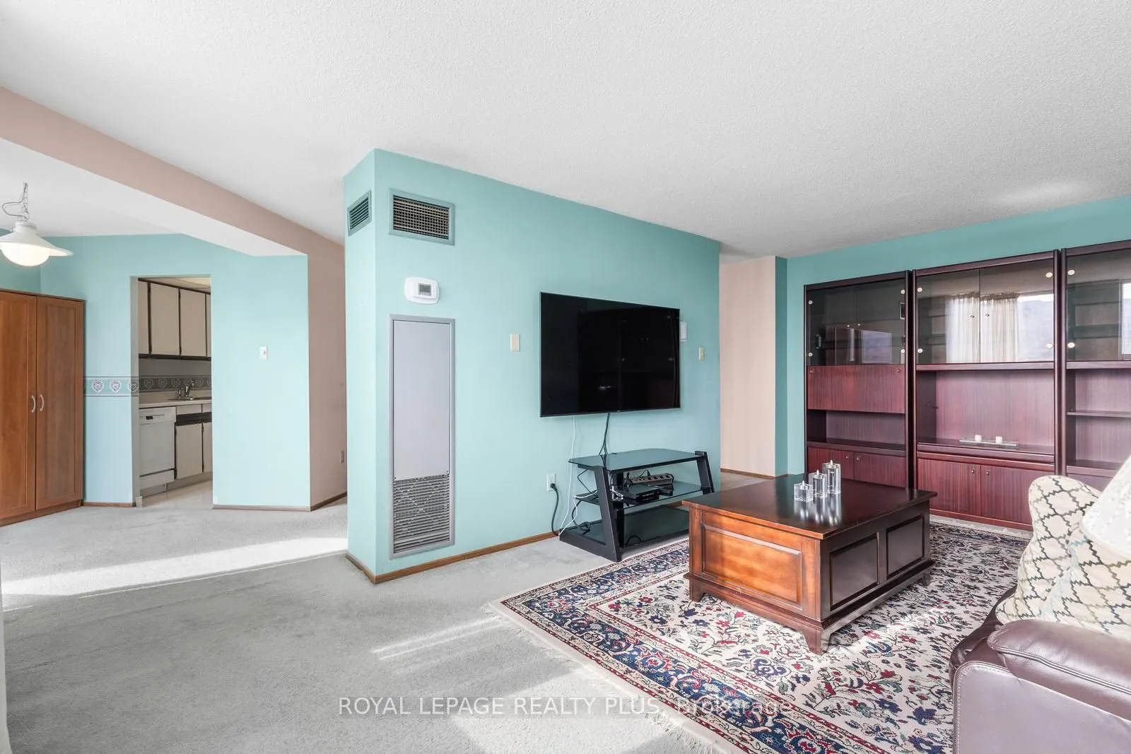 3650 Kaneff Crescent, #1002