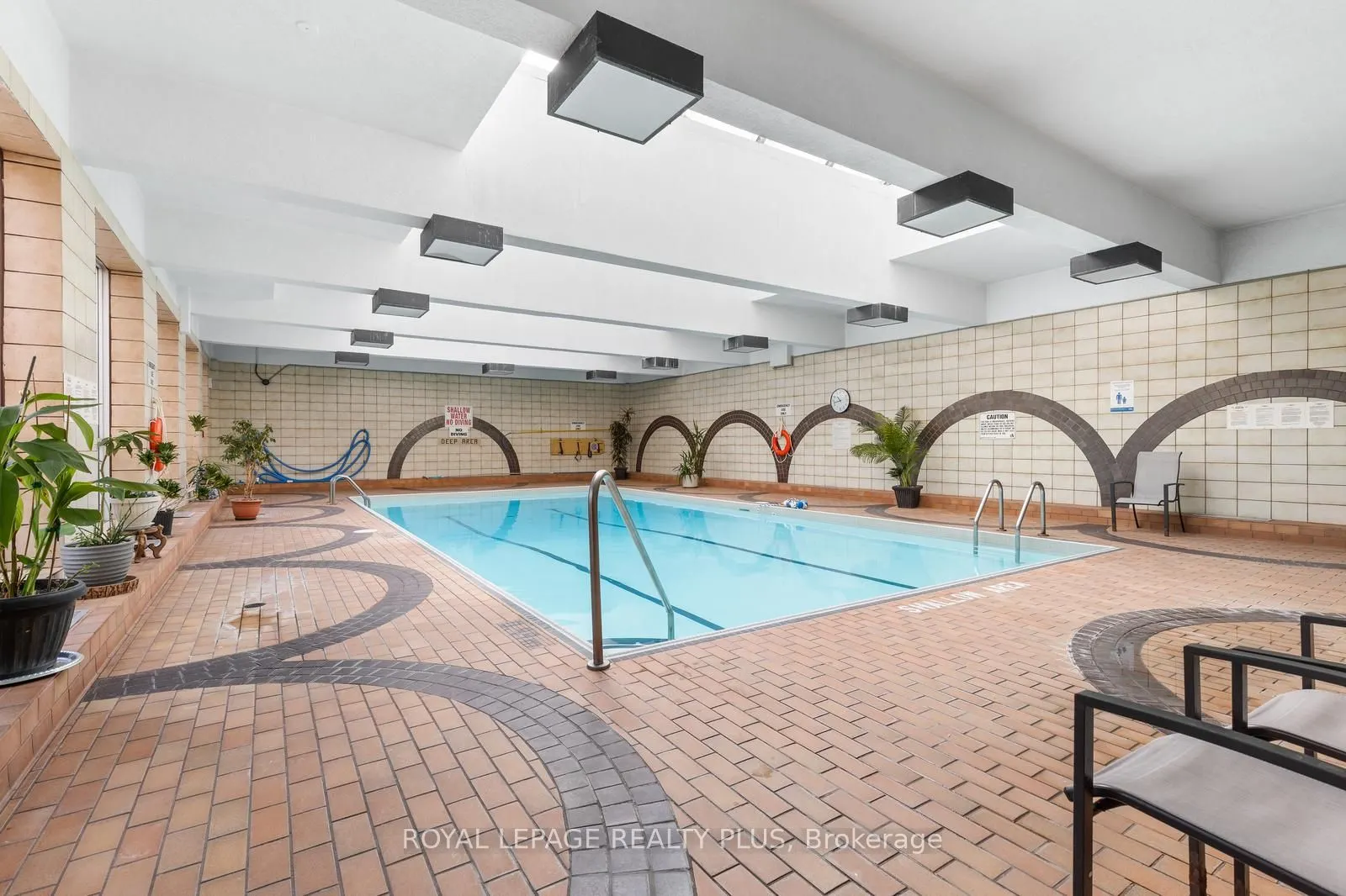 3650 Kaneff Crescent, #1002