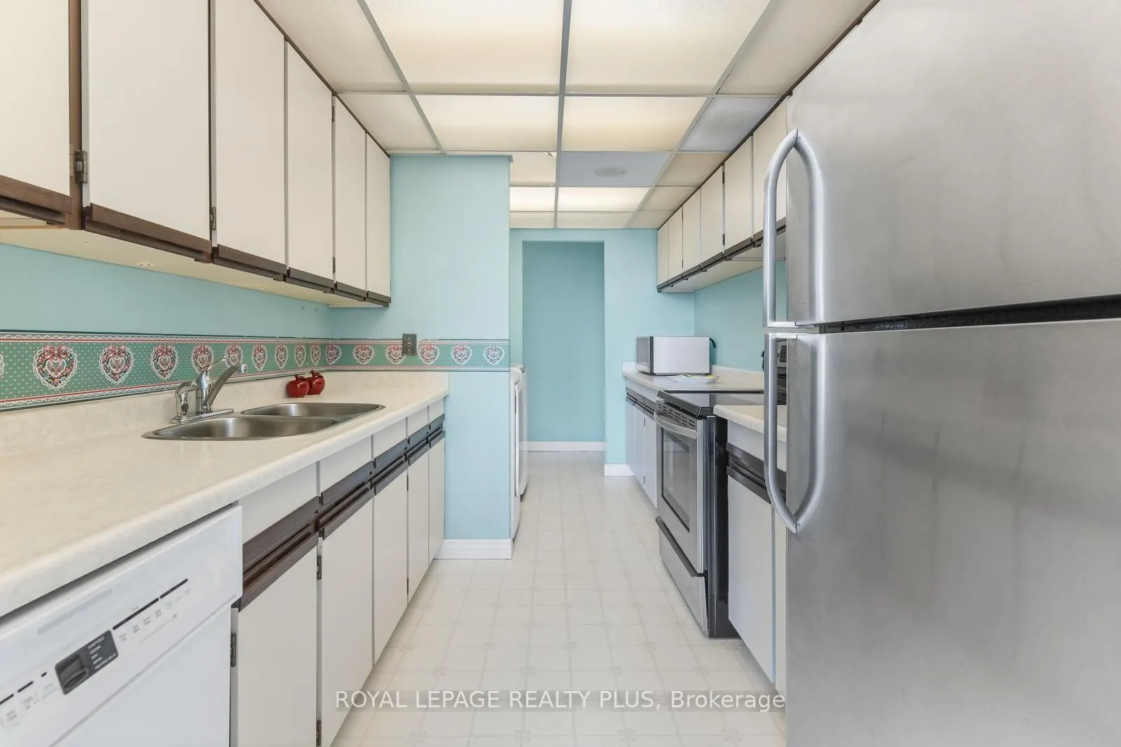3650 Kaneff Crescent, #1002